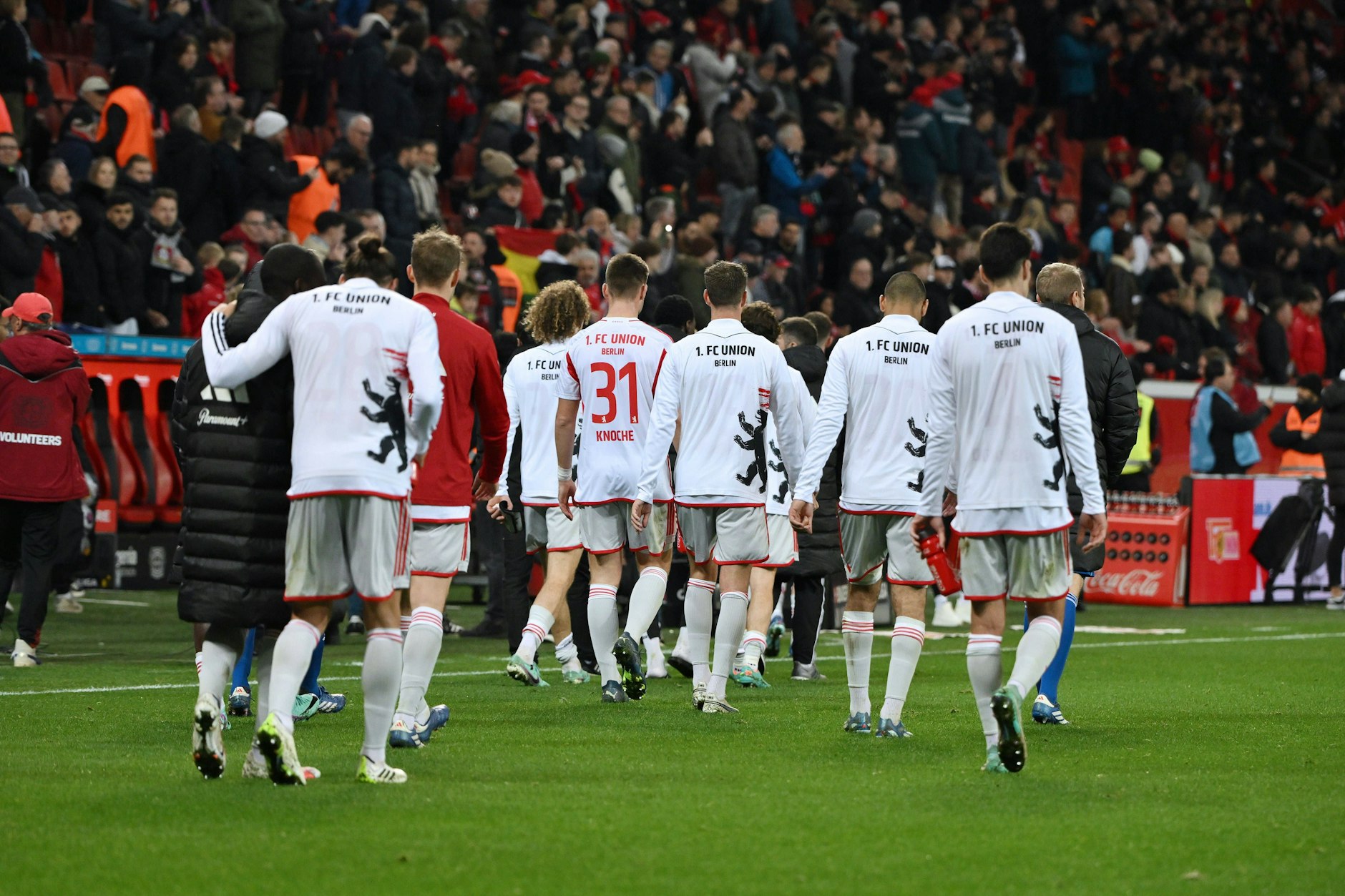 Die Unioner schleichen vom Rasen in der BayArena. Wenn sie nicht auch aus der Bundesliga schleichen wollen, müssen sie endlich in die Gänge kommen.