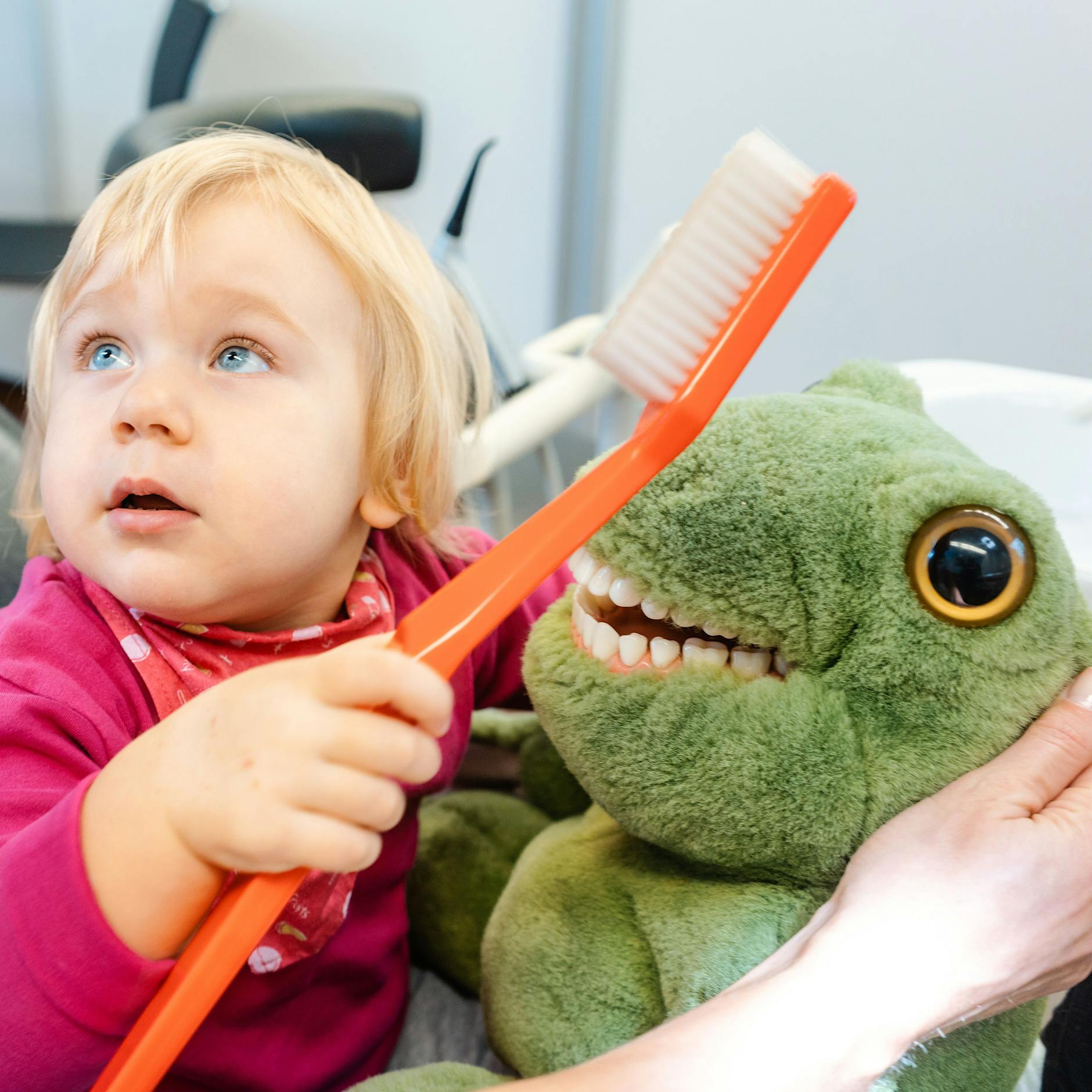 Kids aus Berlin gehen zu selten zum Zahnarzt!