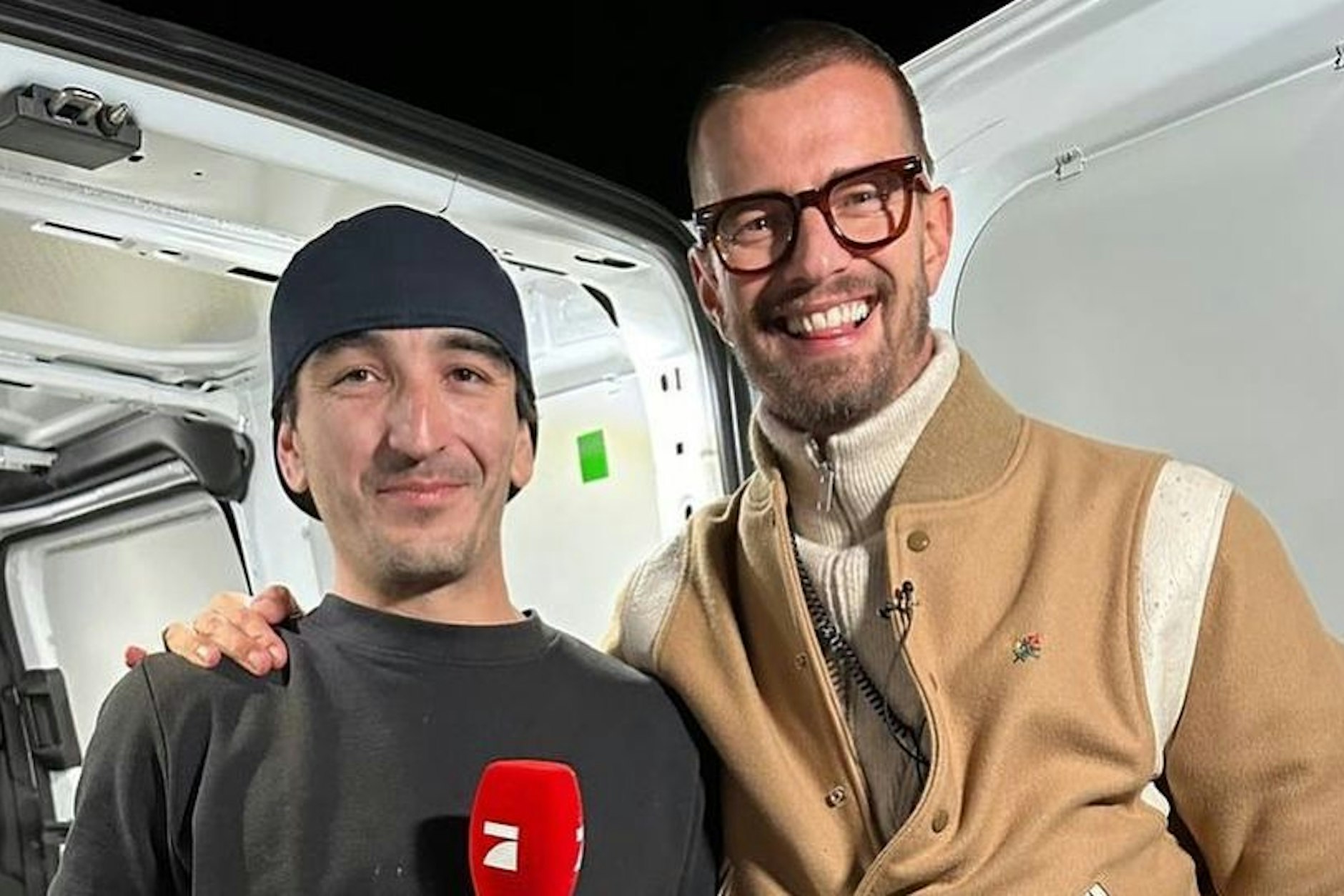 Der junge Mann namens Tobias war der erste, der am Versteck des Koffers auftauchte - und gewann damit die Schatzsuche von Joko (Foto) und Klaas.