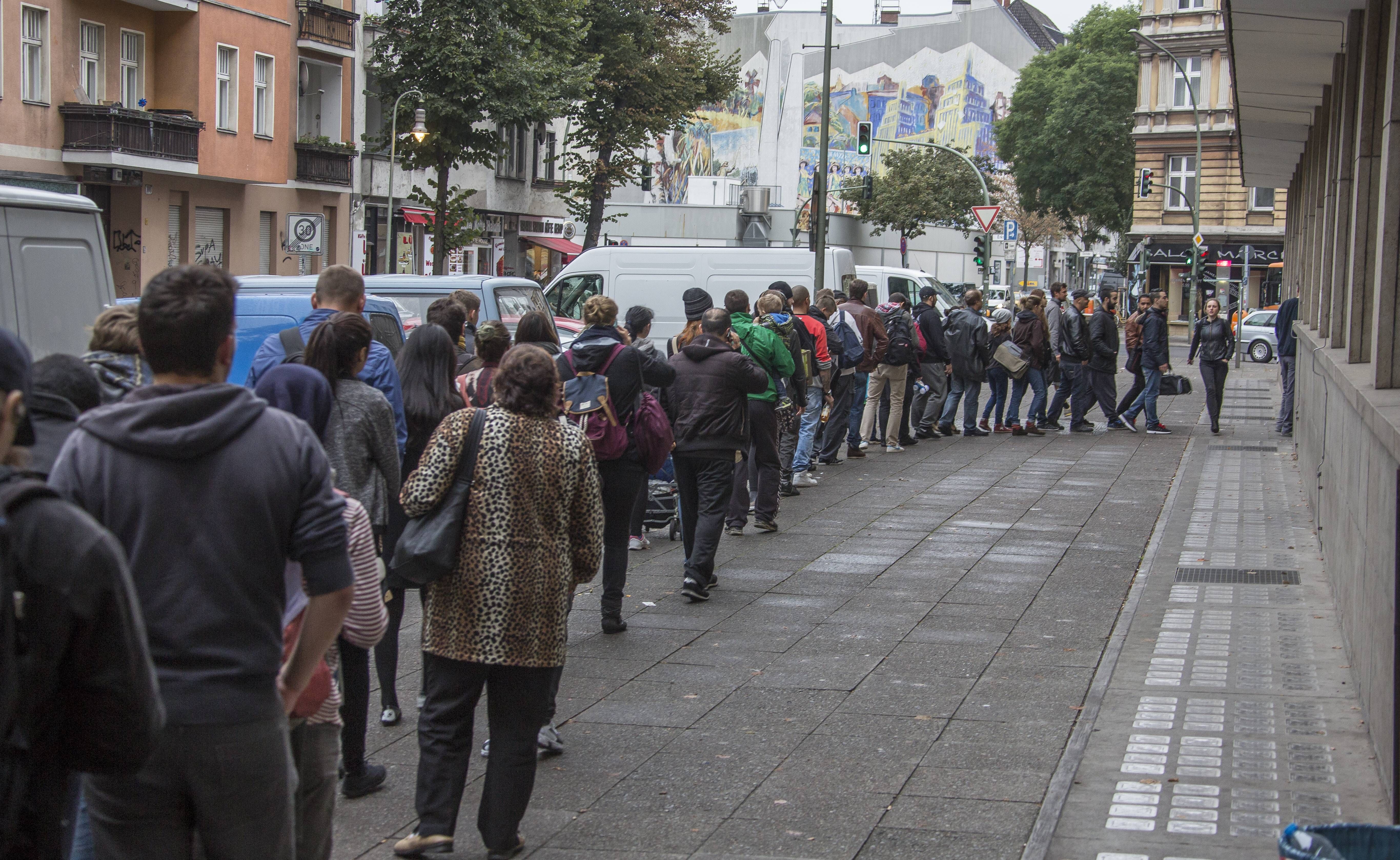 Einbürgerungschaos in Berliner Verwaltung: Zehntausende Berliner warten auf deutschen Pass