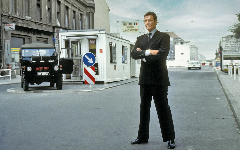 James Rogan Checkpoint Als James Bond am Checkpoint Charlie auf Gangsterjagd ging