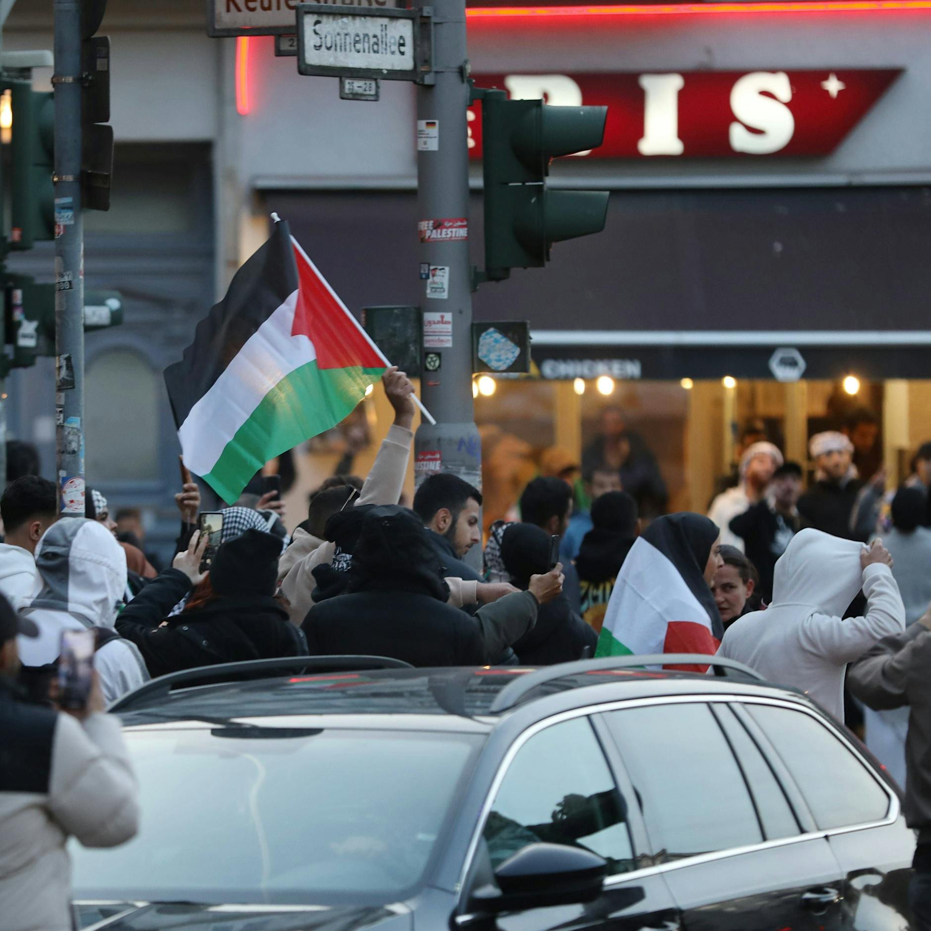 Behörden: Die Frau forderte, Neukölln in Gaza zu verwandeln