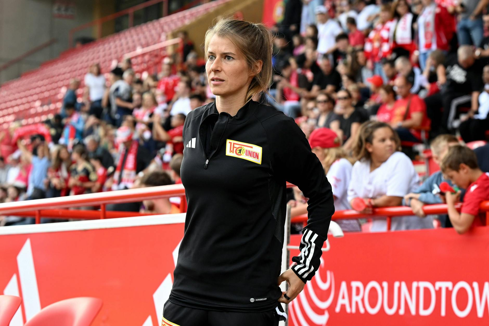 Marie-Louise Eta wird Co-Trainerin beim 1. FC Union und damit die erste Frau, die bei einem Bundesligisten auf der Trainerbank sitzt.