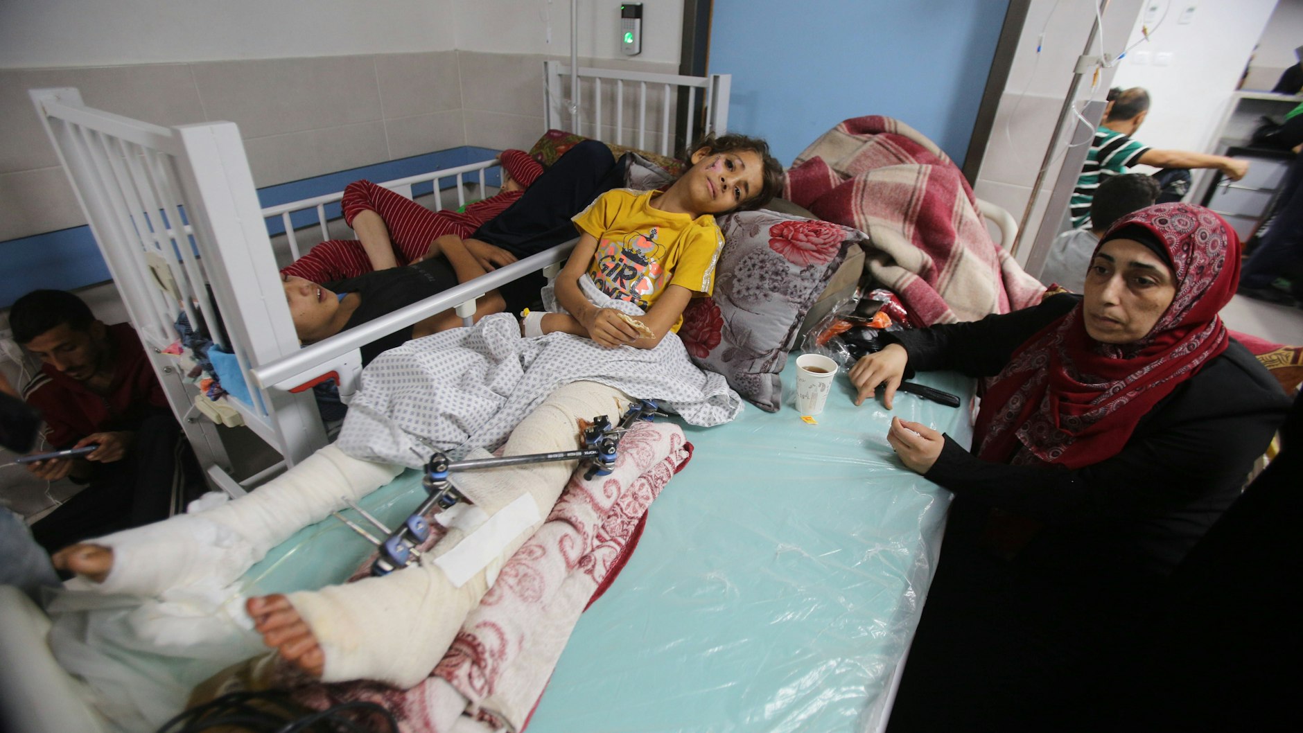 Im Al-Schifa-Krankenhaus herrscht Chaos, heißt es.
