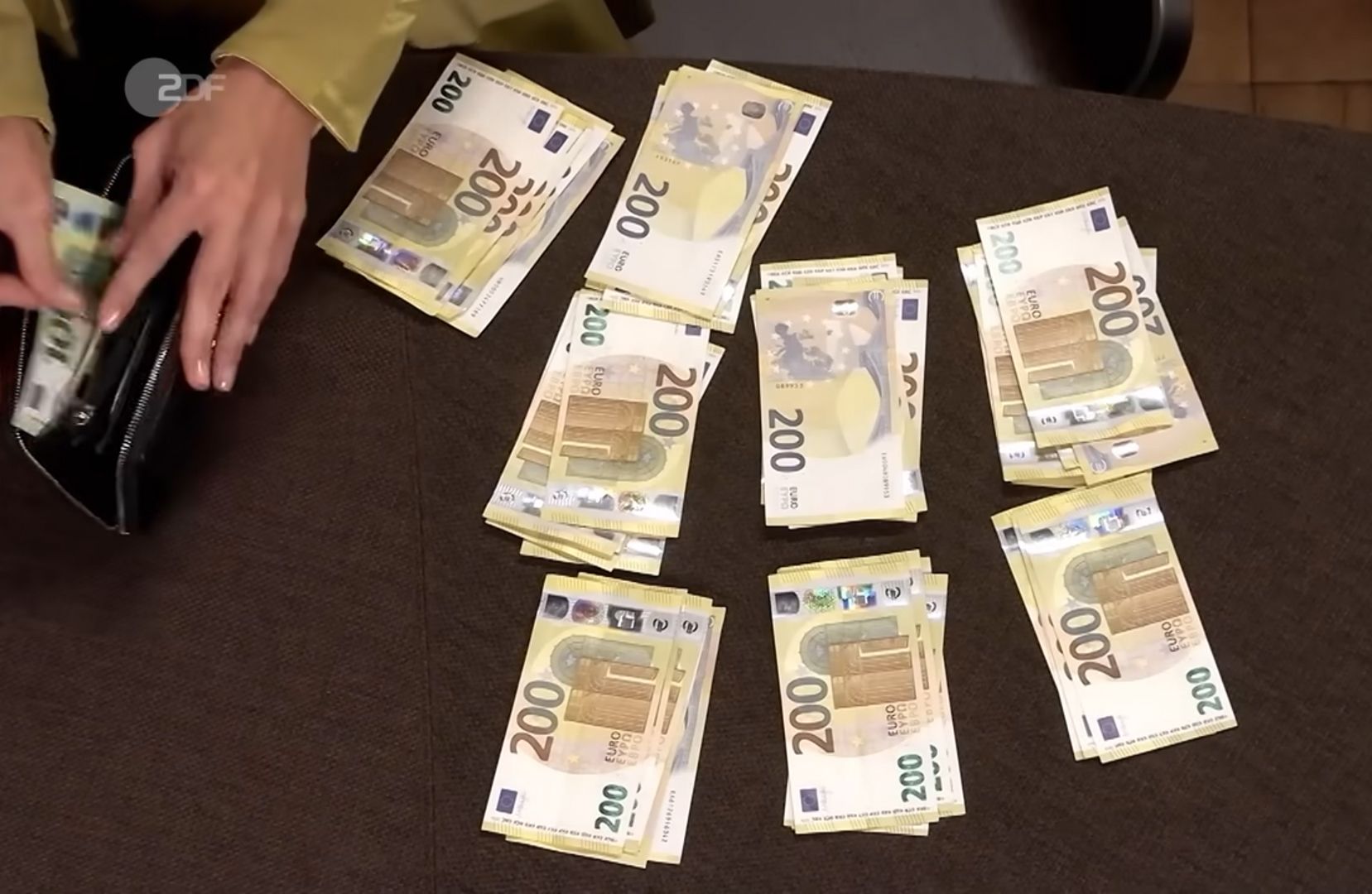 Vorsicht, Spoiler! Wahnsinn bei „Bares für Rares“: Mega-Summe für ein Stück Metall!