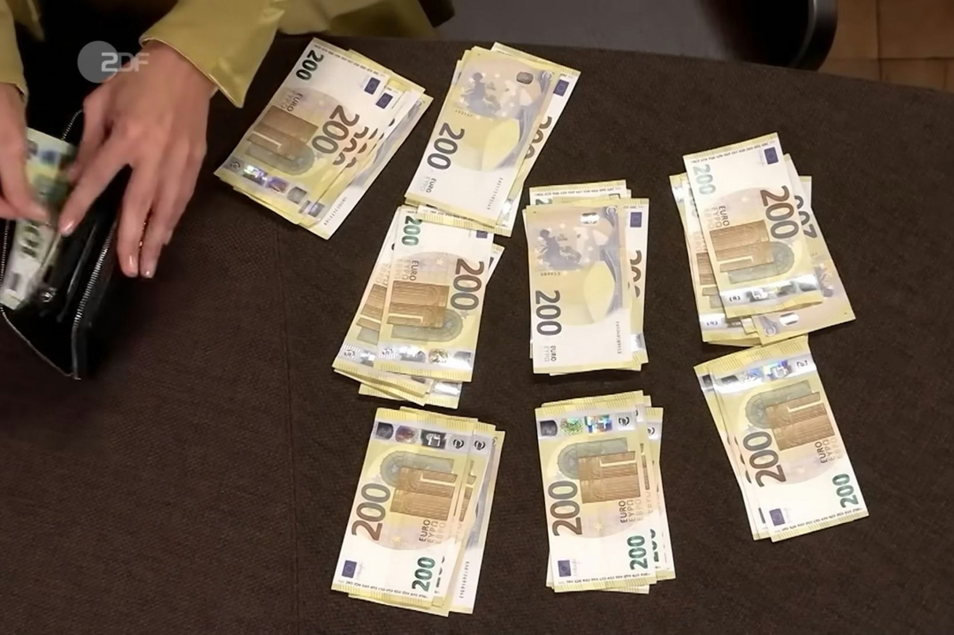 Bei „Bares für Rares“ macht Susanne Steiger den Geldbeutel weit auf: Sie zahlt mehr als 8000 Euro für eine Bronze-Figur.