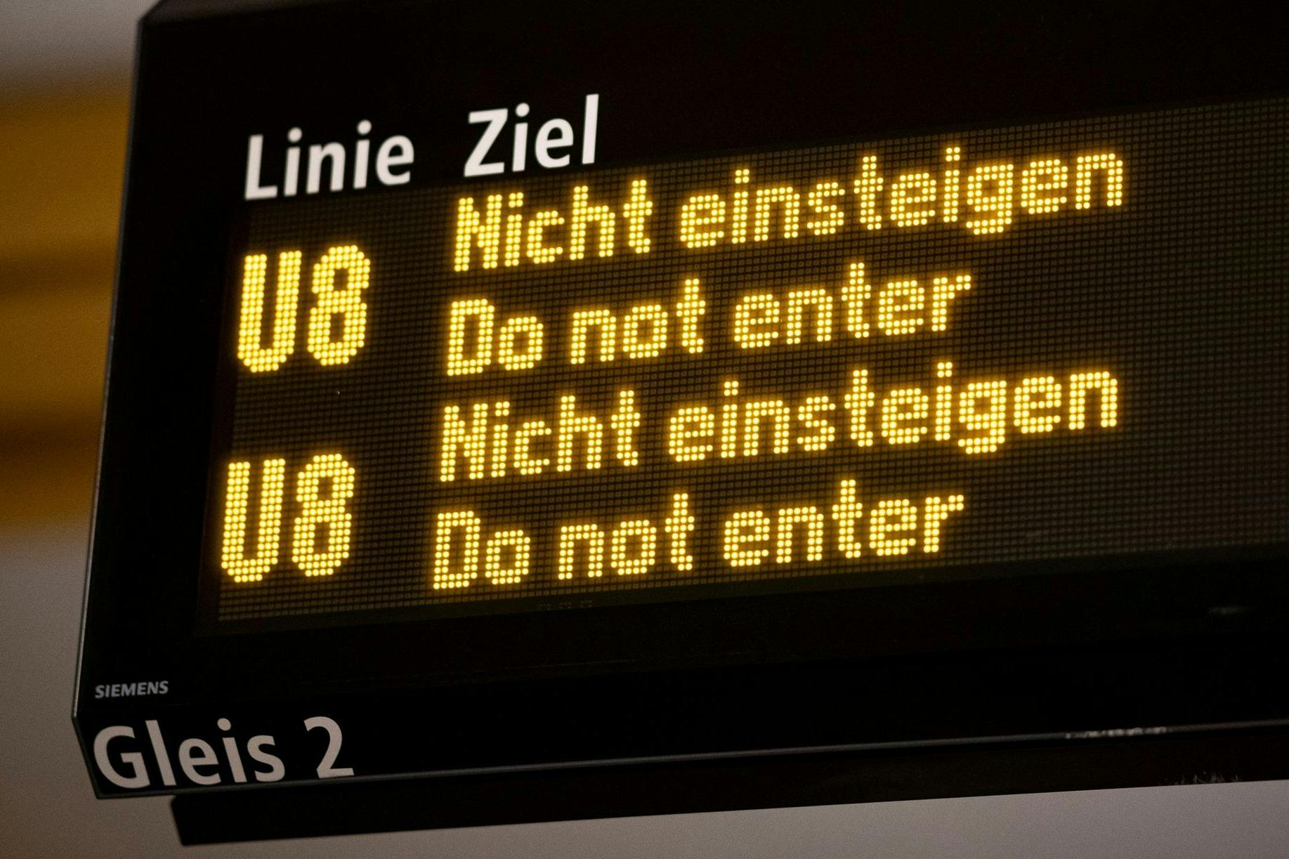 „Nicht einsteigen“, heißt es für Fahrgäste auf der Linie U8 bis kurz vor Weihnachten.