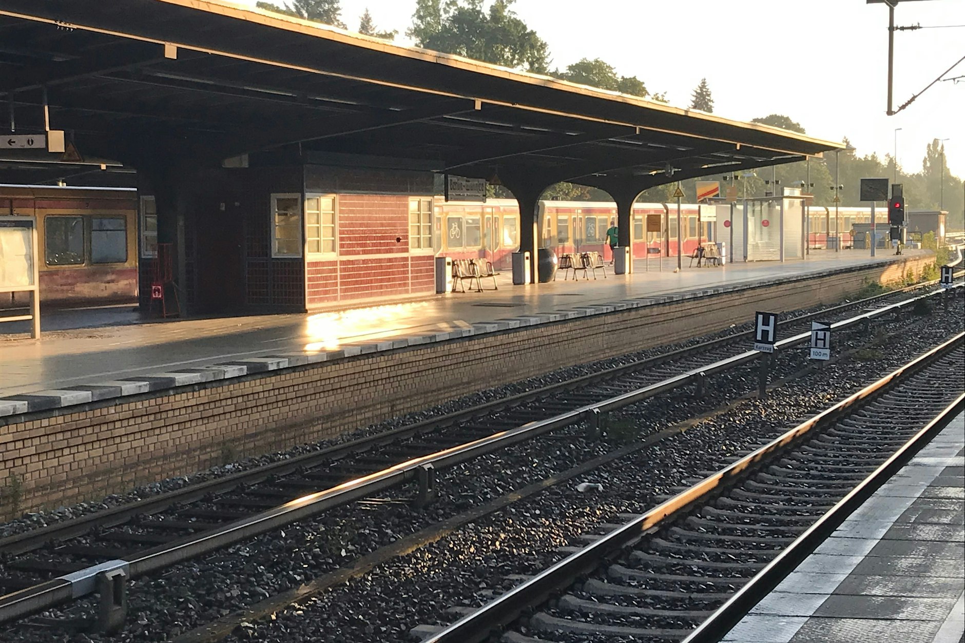 Leere Bahnhöfe in Berlin: Die S-Bahnen fahren wegen des Lokführerstreiks nicht mehr.