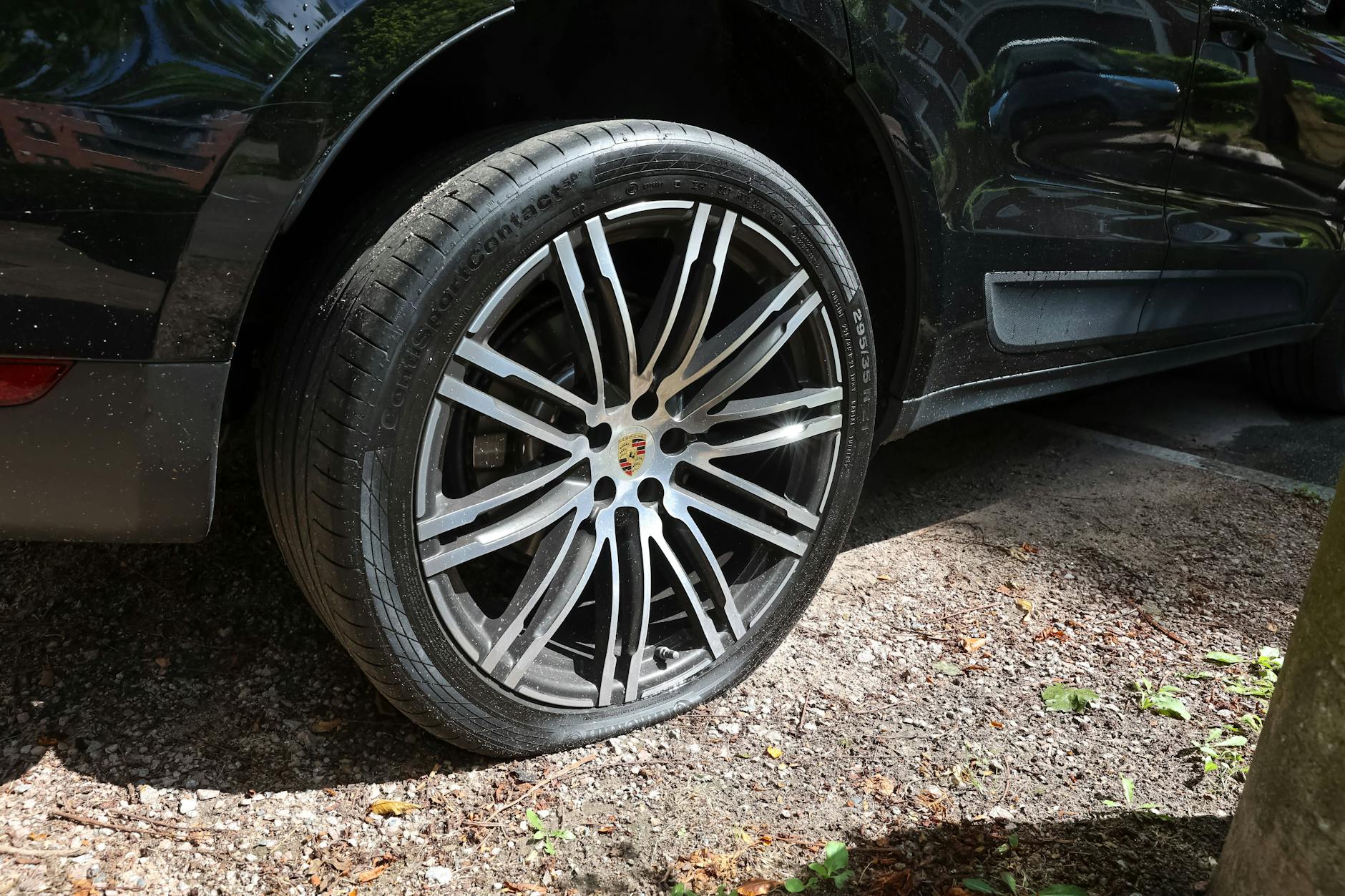 Platte Reifen: Eine Aktivistengruppe nimmt sich die SUVs in Städten vor.