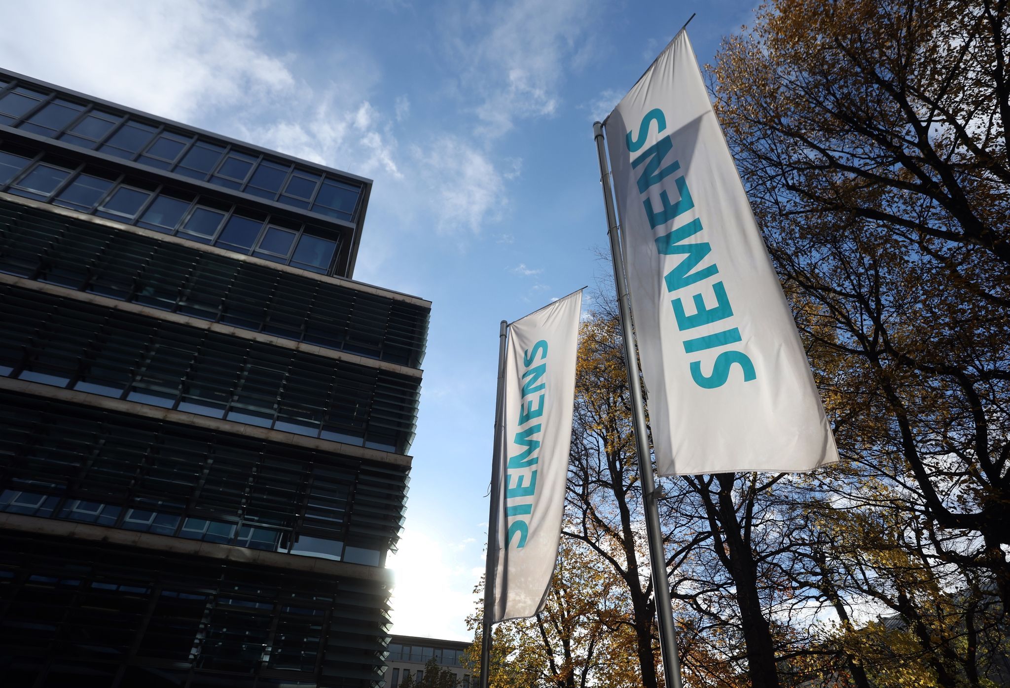 Image - Siemens macht Rekordgewinne: Warum muss der Staat dann Siemens Energy retten?