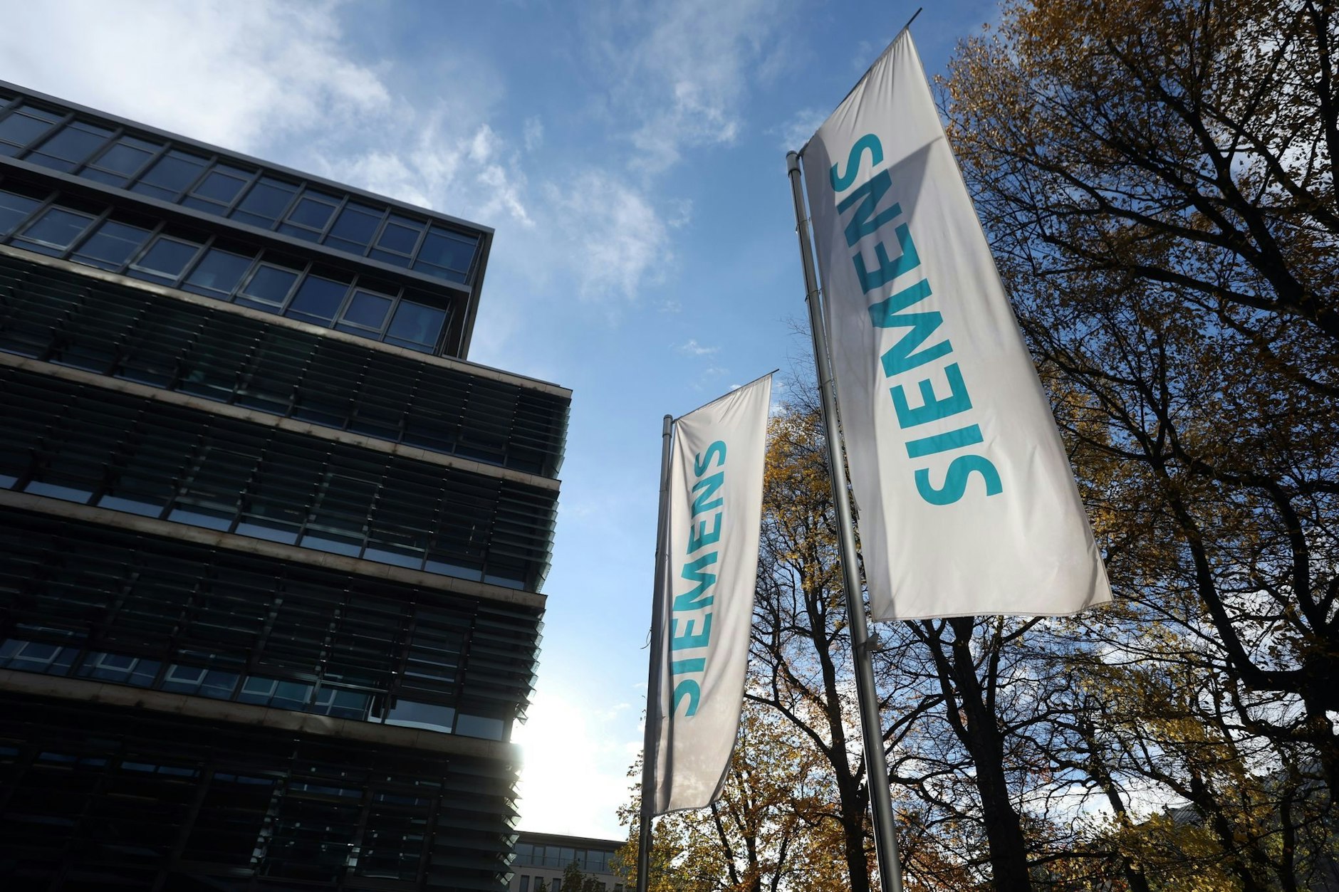 Die Zentrale der Siemens AG in München: Holt der Konzern Siemens Energy aus der Krise?
