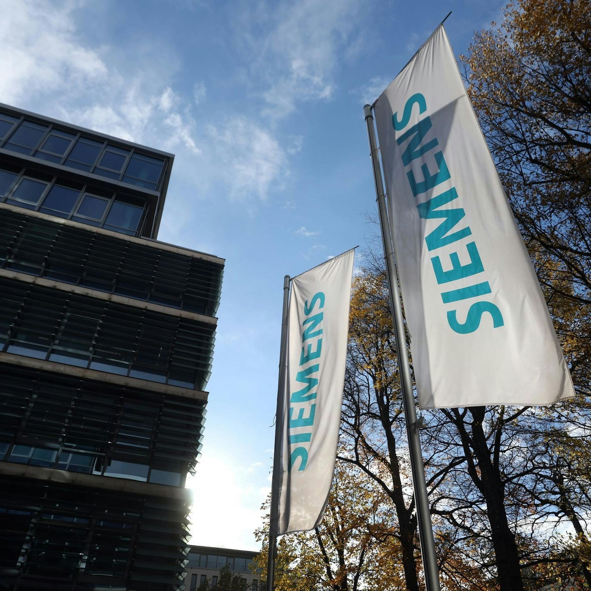 Image - Siemens macht Rekordgewinne: Warum muss der Staat dann Siemens Energy retten?