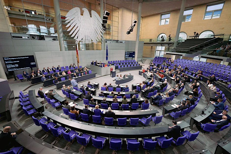 Blick in den Bundestag. Die FDP-Fraktion stellt den Zeitplan für die Budget-Verabschiedung 2024 infrage.