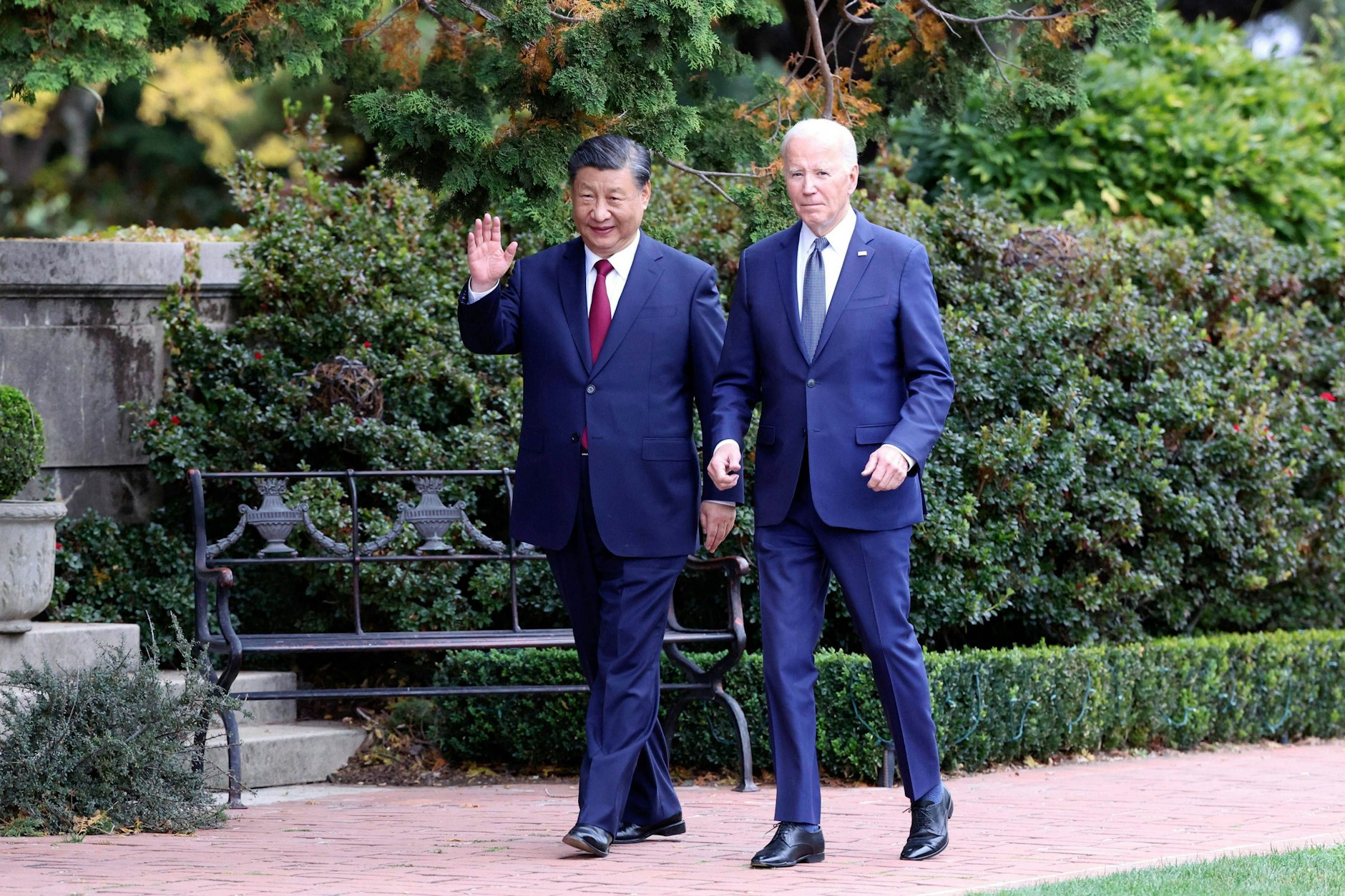 Joe Biden dan Xi Jinping di California pada 15 November