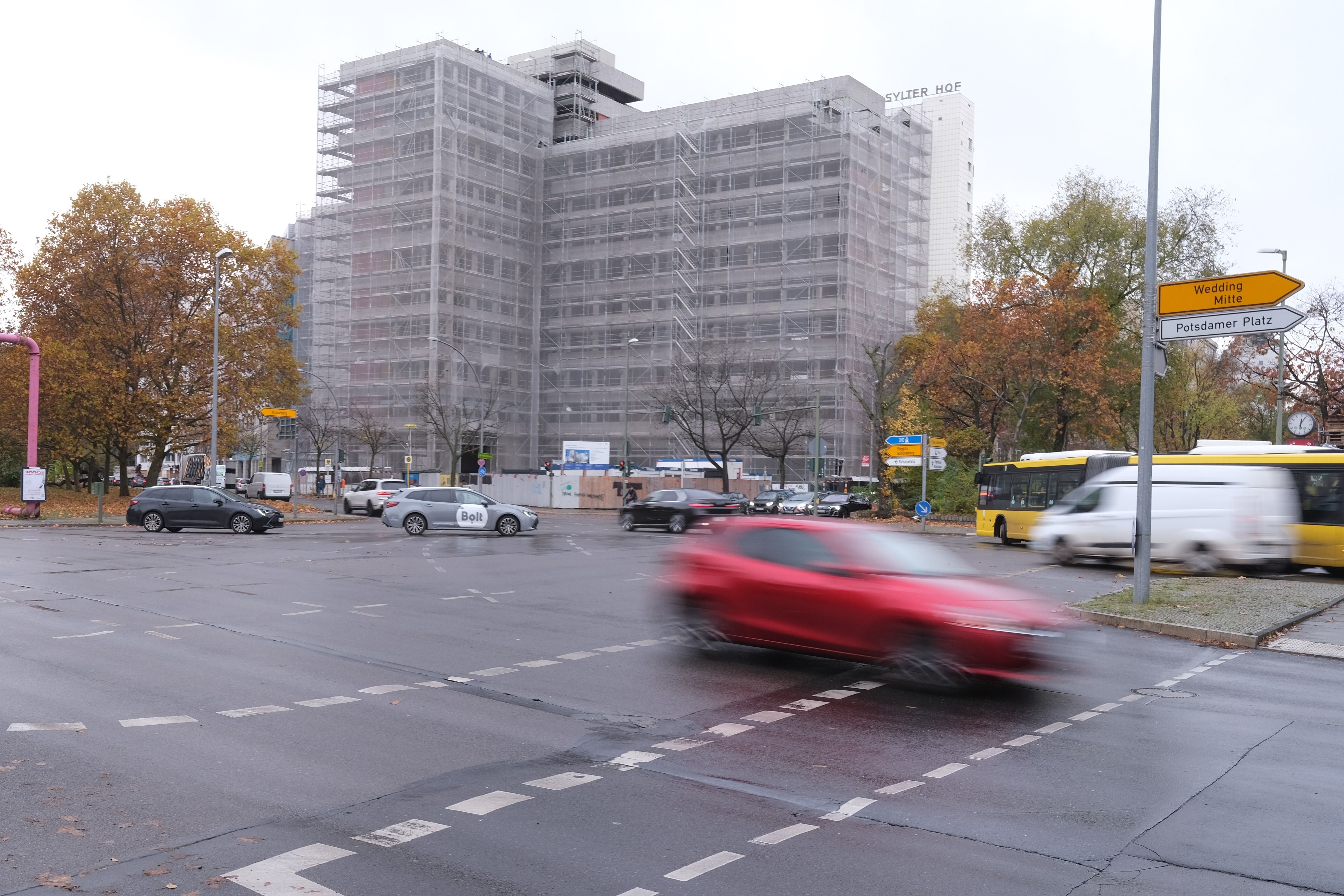 Streit um Abriss des 1960er-Jahre-Kolosses An der Urania