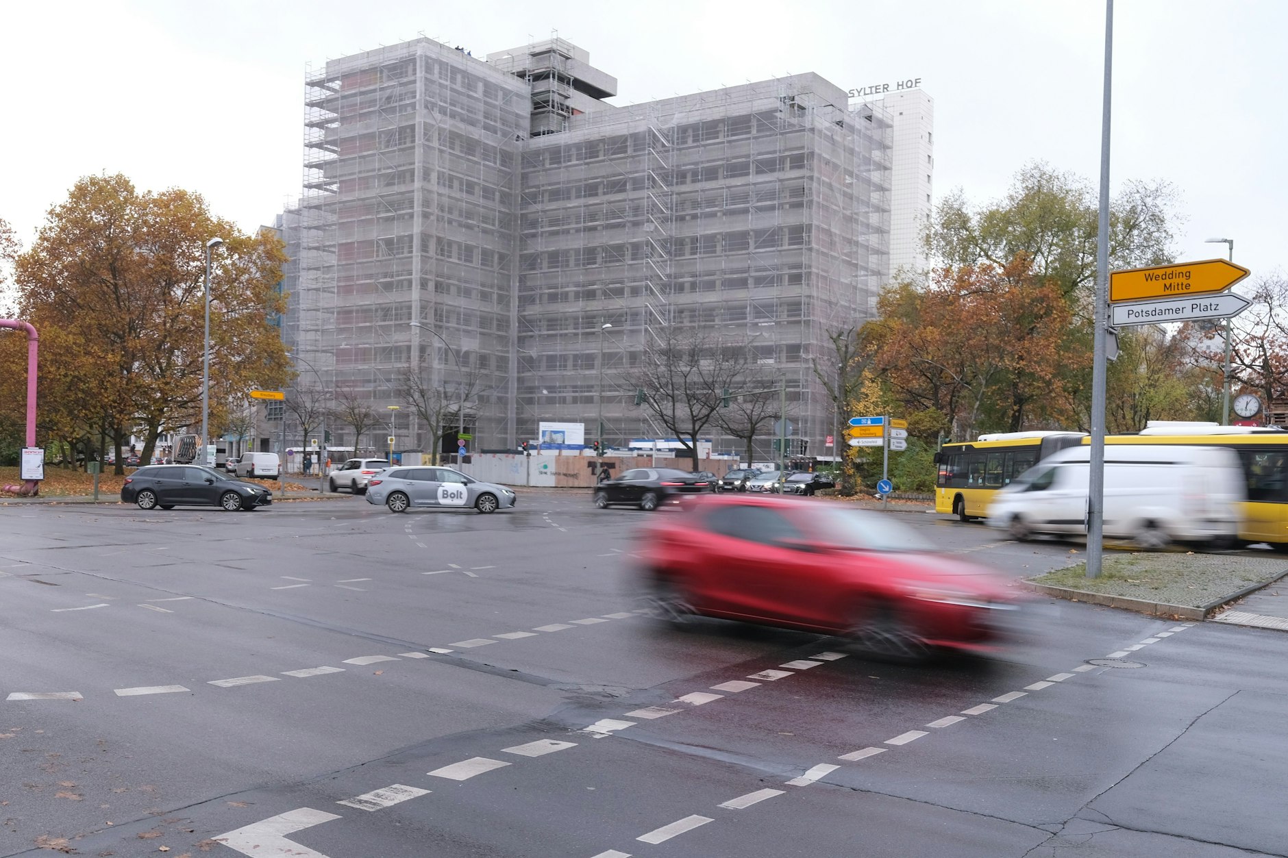 Das Gebäude An der Urania 4–10: Eine Initiative will den 1960er-Jahre-Bau retten. 