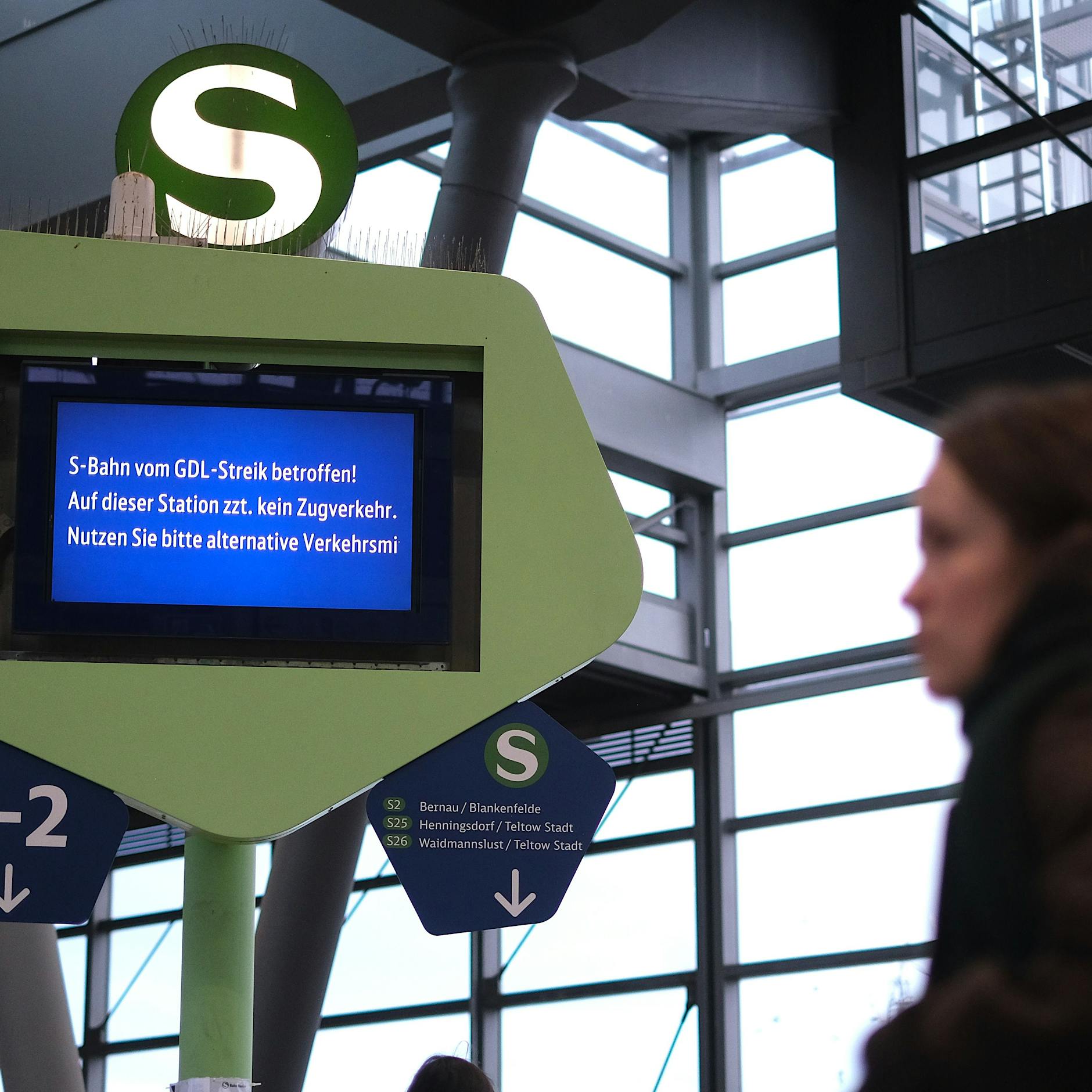 S-Bahn streikt bis Montag: Der Notfahrplan für Berlin HIER!