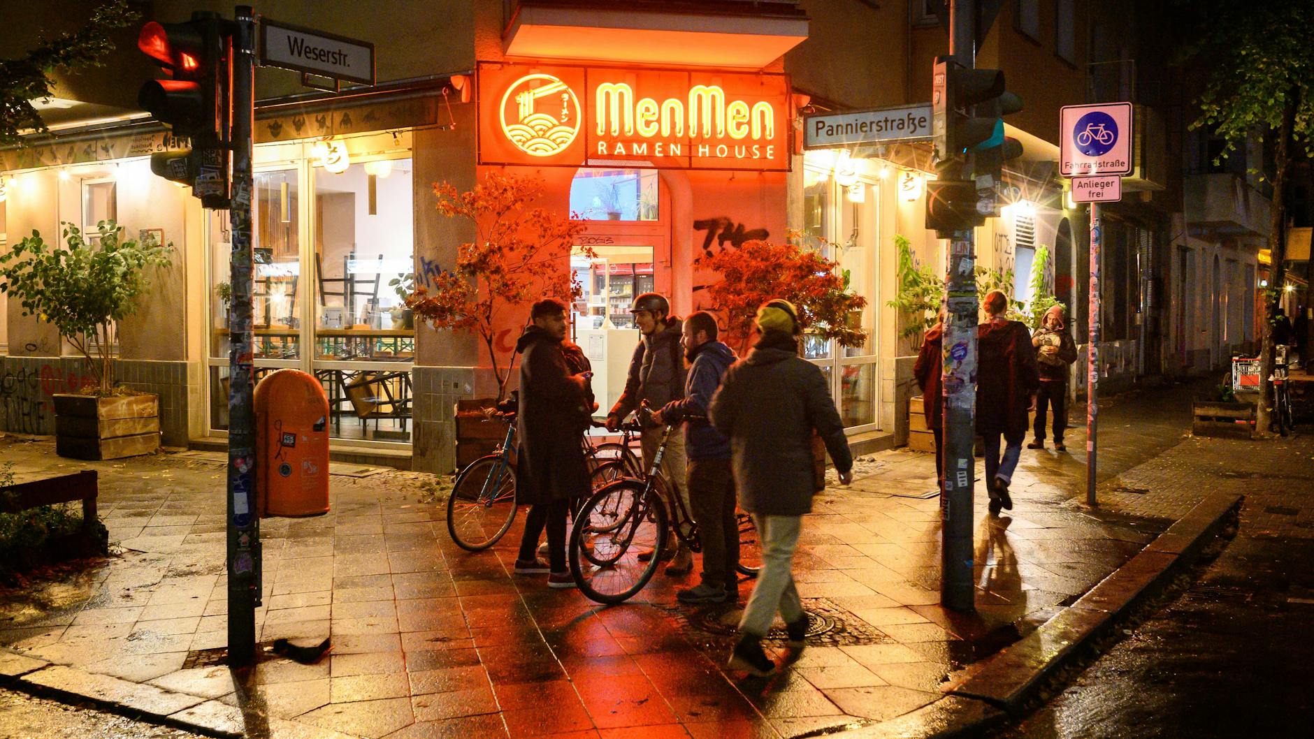 Bars an der Weserstraße in Neukölln