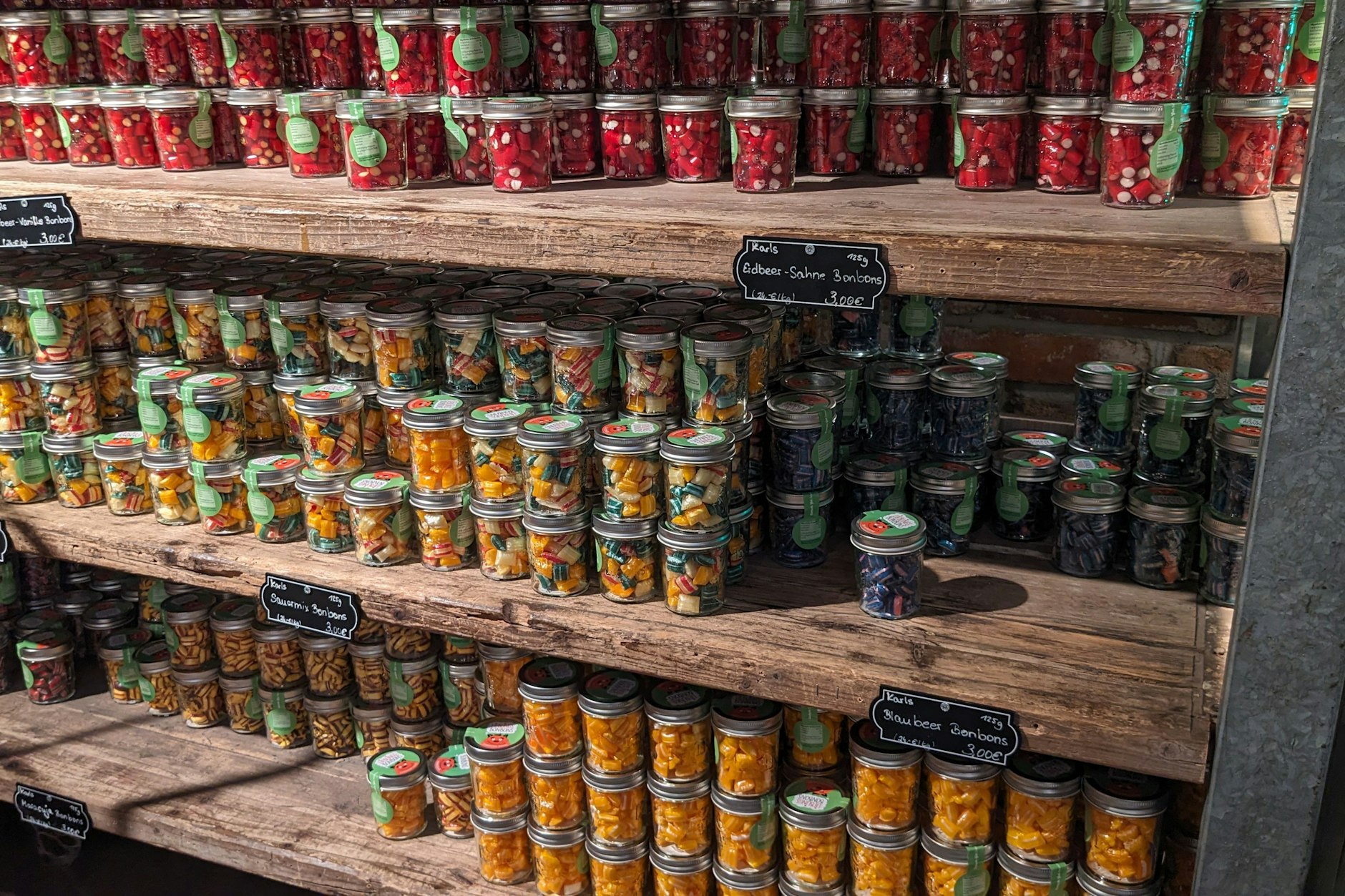 Karls Erdbeer-Imperium ist auch ein Bonbon-Eldorado.