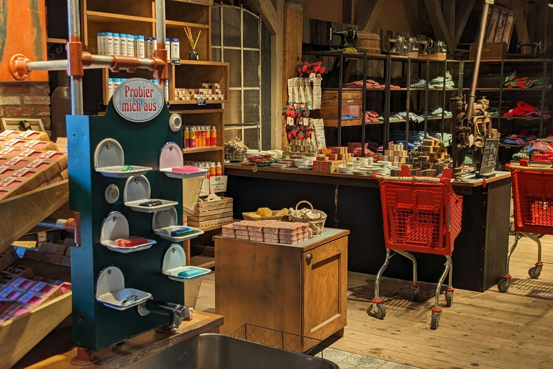 Man kauft die Katze nicht im Sack: Die ebenso hübschen wie gut riechenden Seifen dürfen ausprobiert werden.