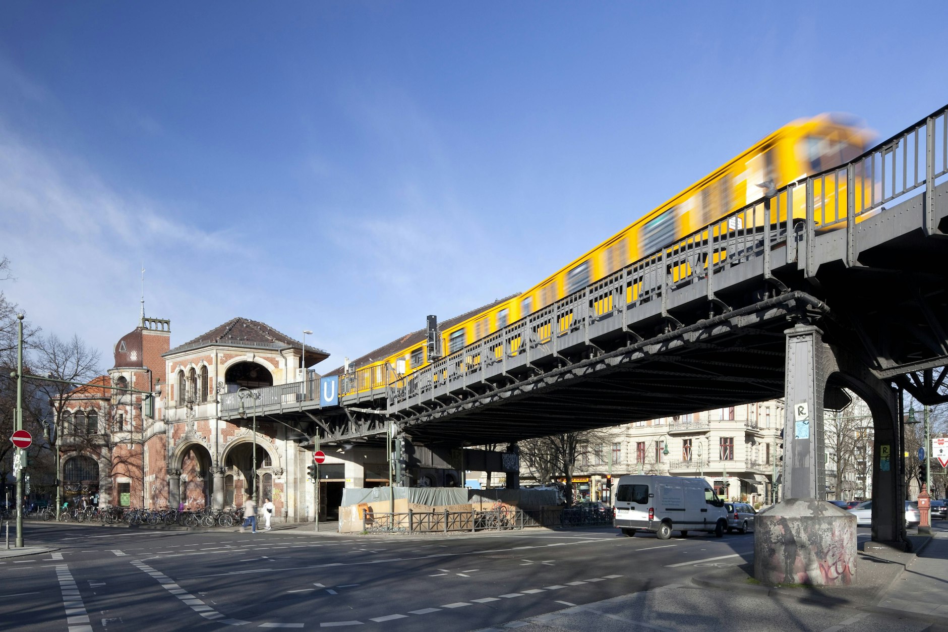 Die Kreuzung am U-Bahnhof Schlesisches Tor ist ein Unfall-Hotspot. Hier beginnt die Schlesische Straße.