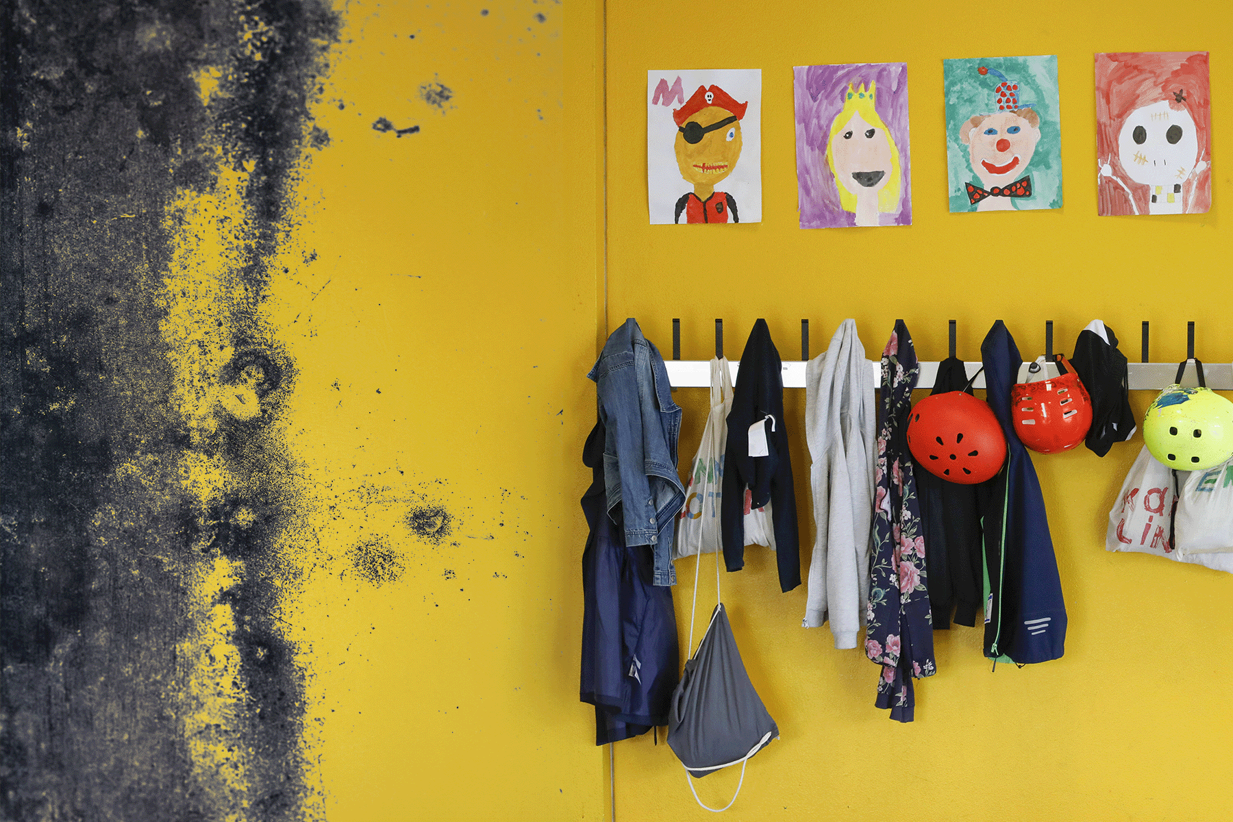 Schimmelbefall in Berliner Schule: „Die finden es in Ordnung, dass Kinder dort spielen“