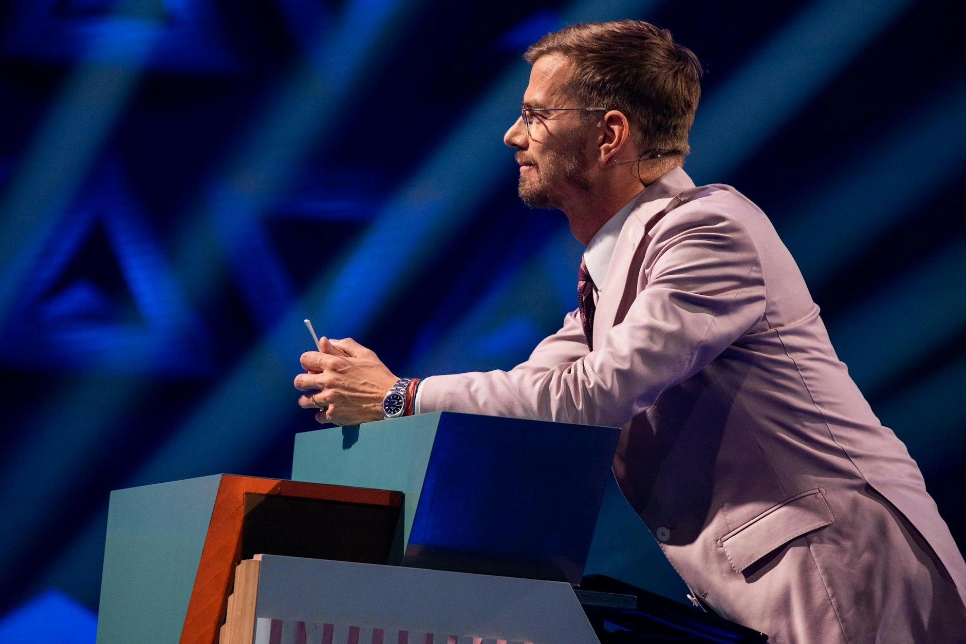 Joko Winterscheidt muss seine Sendung „Wer stiehlt mir die Show?“ in der kommenden Folge abgeben.