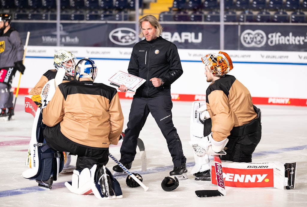 Eisb-ren-Trainer-Sebastian-Elwing-ist-der-deutsche-Hexer-Meister