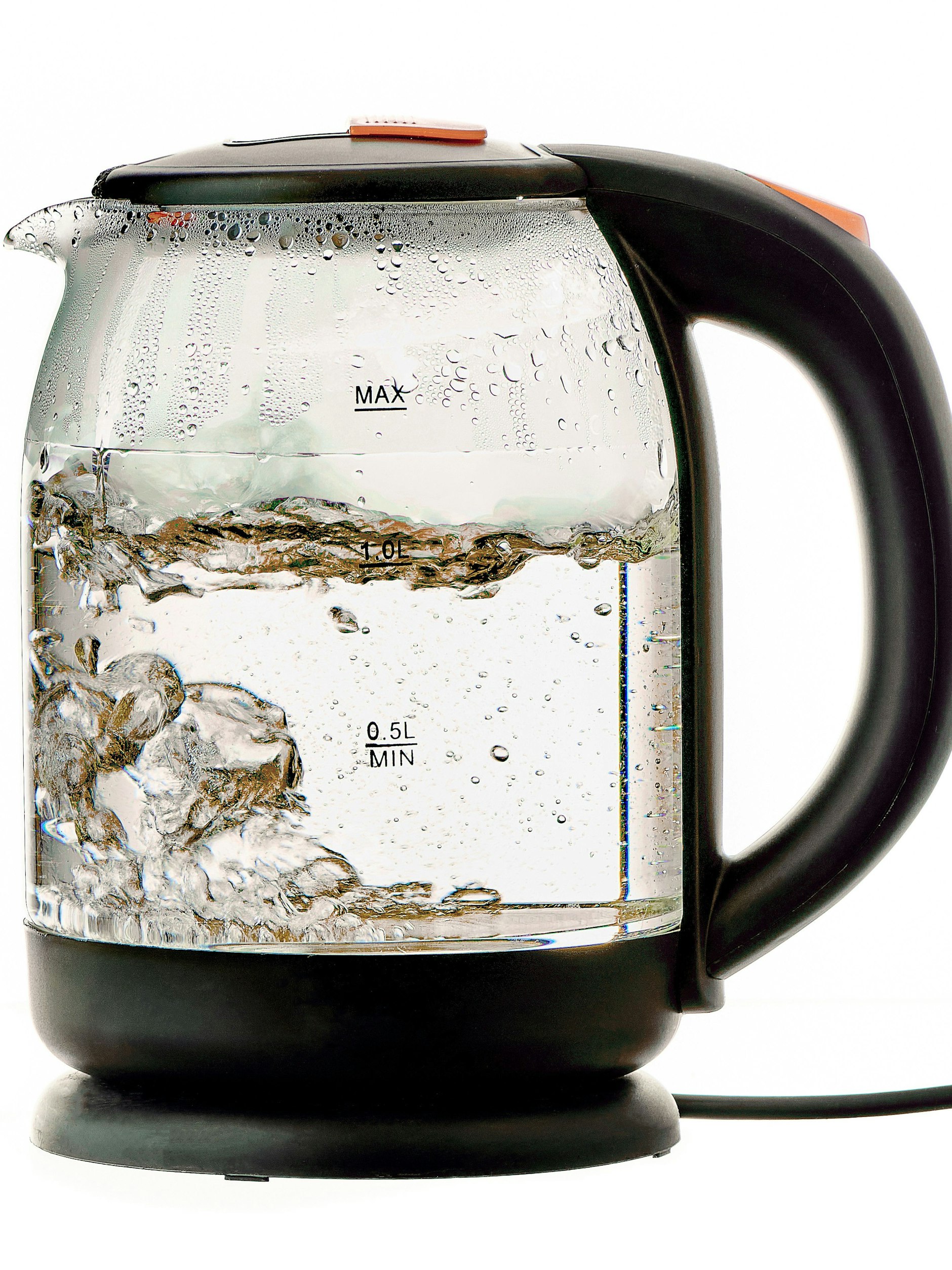Wasser aus dem Wasserkocher erneut aufzukochen, ist ungefährlich.