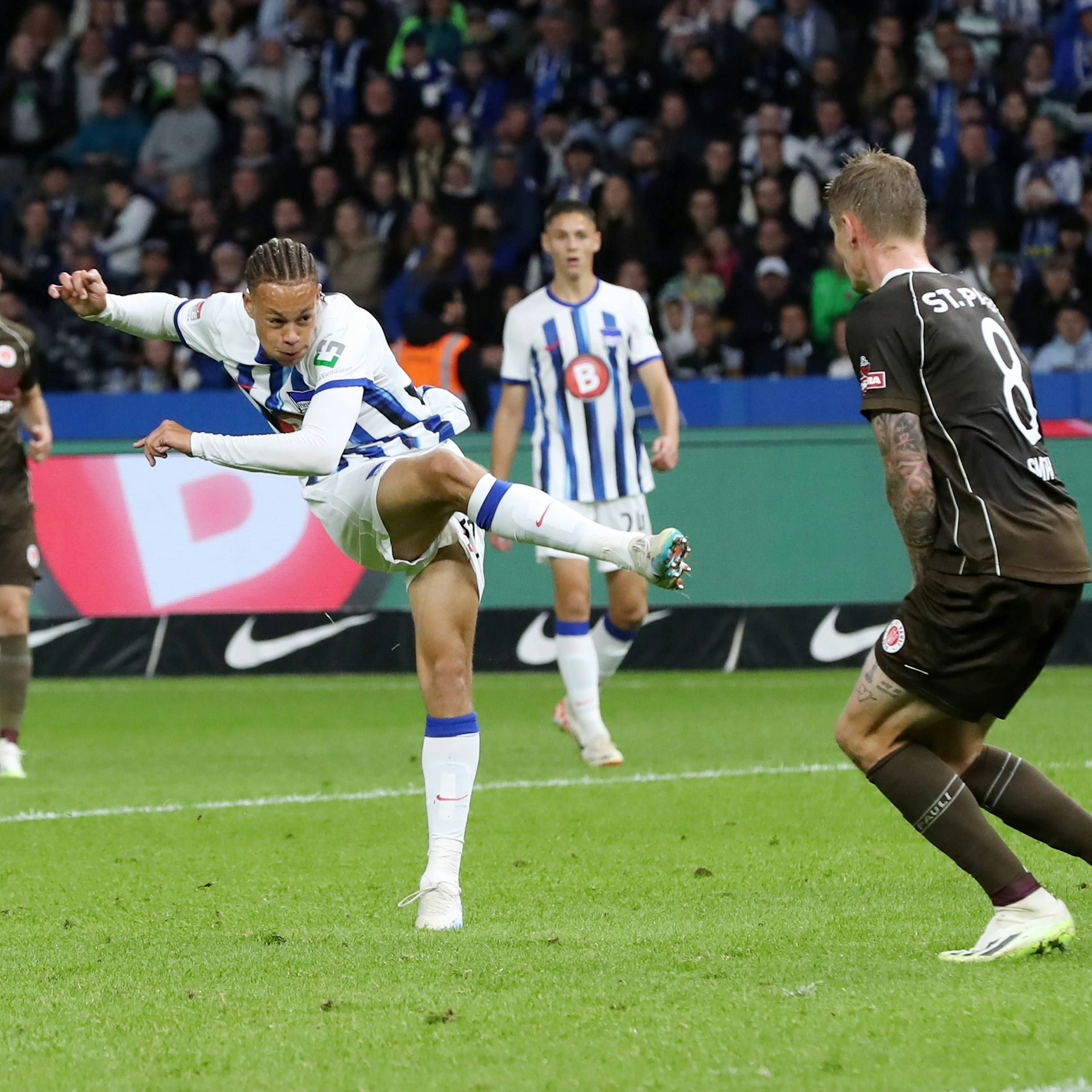 Gegen St. Pauli traf Derry Scherhant als Joker zum 1:2 für Hertha BSC.