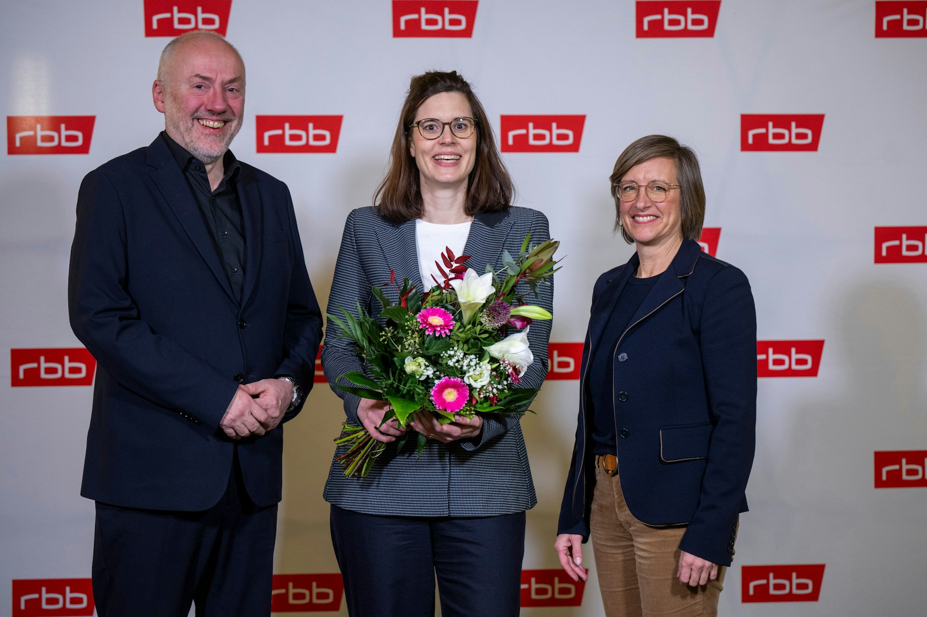 Nicole Küchler-Stahn (Mitte), neue Verwaltungsdirektorin des RBB, Ulrike Demmer, Intendantin und Oliver Bürgel, Vorsitzender des RBB-Rundfunkrats
