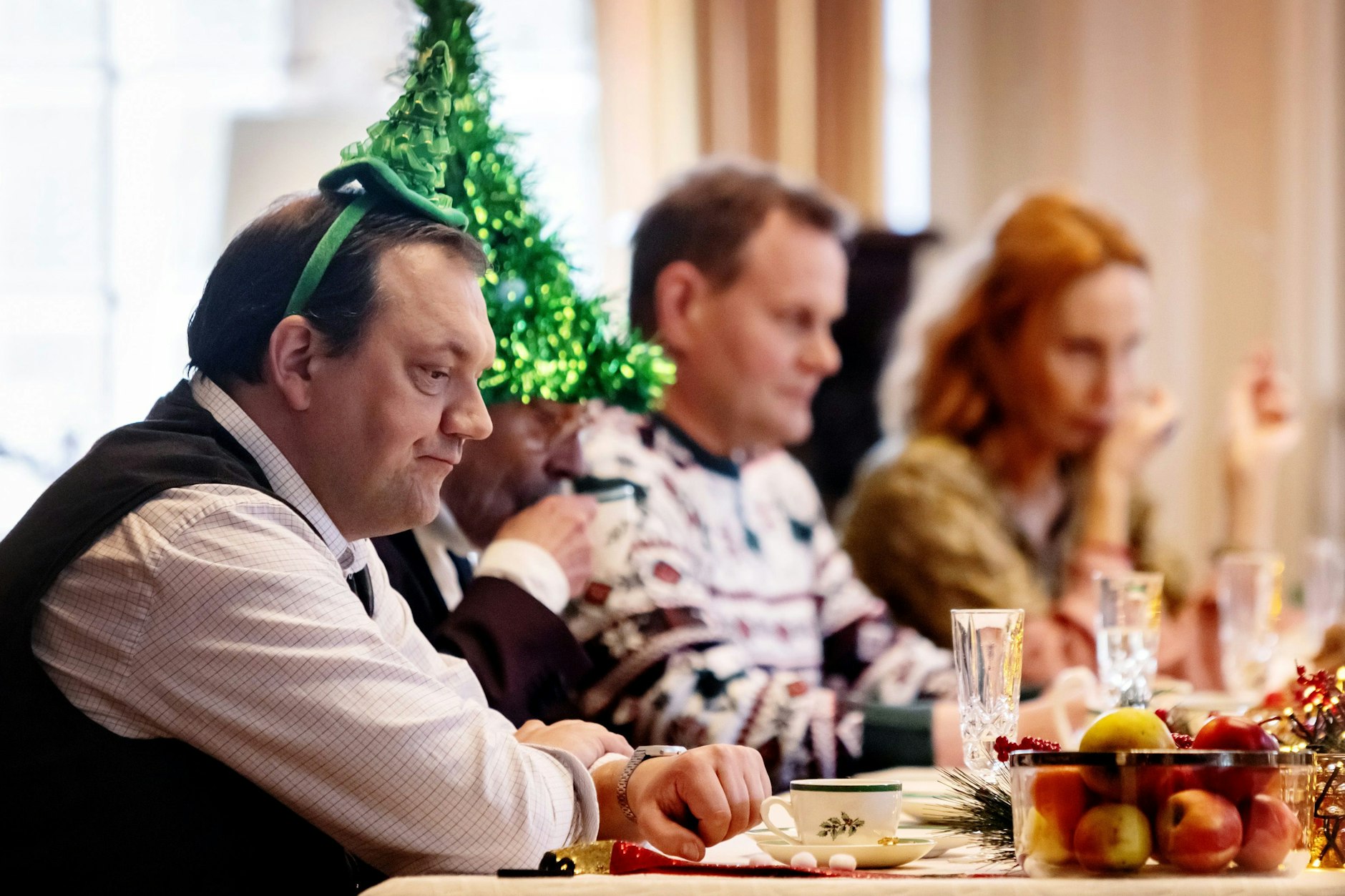 Mario (Charly Hübner), Karl-Eduard (Wolf-Dietrich Sprenger), Thorsten (Devid Striesow) und Dorothee (Andrea Sawatzki, v.l.) werden vom Plot aufeinandergehetzt.&nbsp;