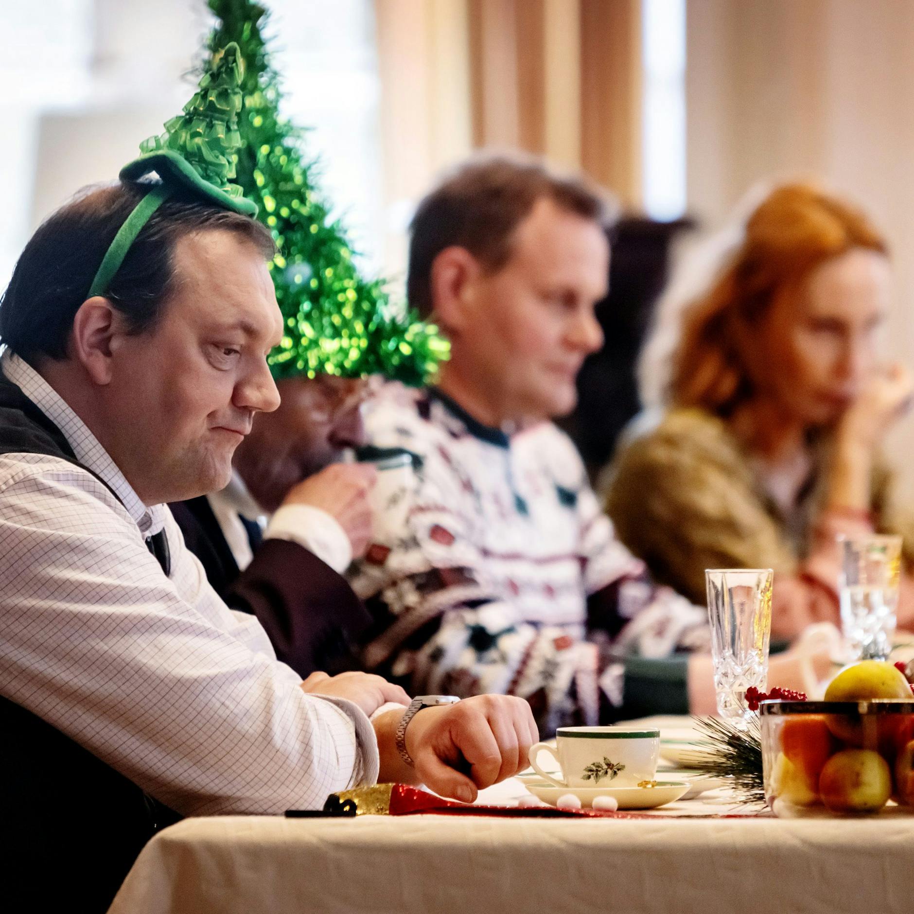 Image - „Das Fest der Liebe“ von Jan Georg Schütte: Hier wird zusammengeflanscht, was nicht zusammenpasst