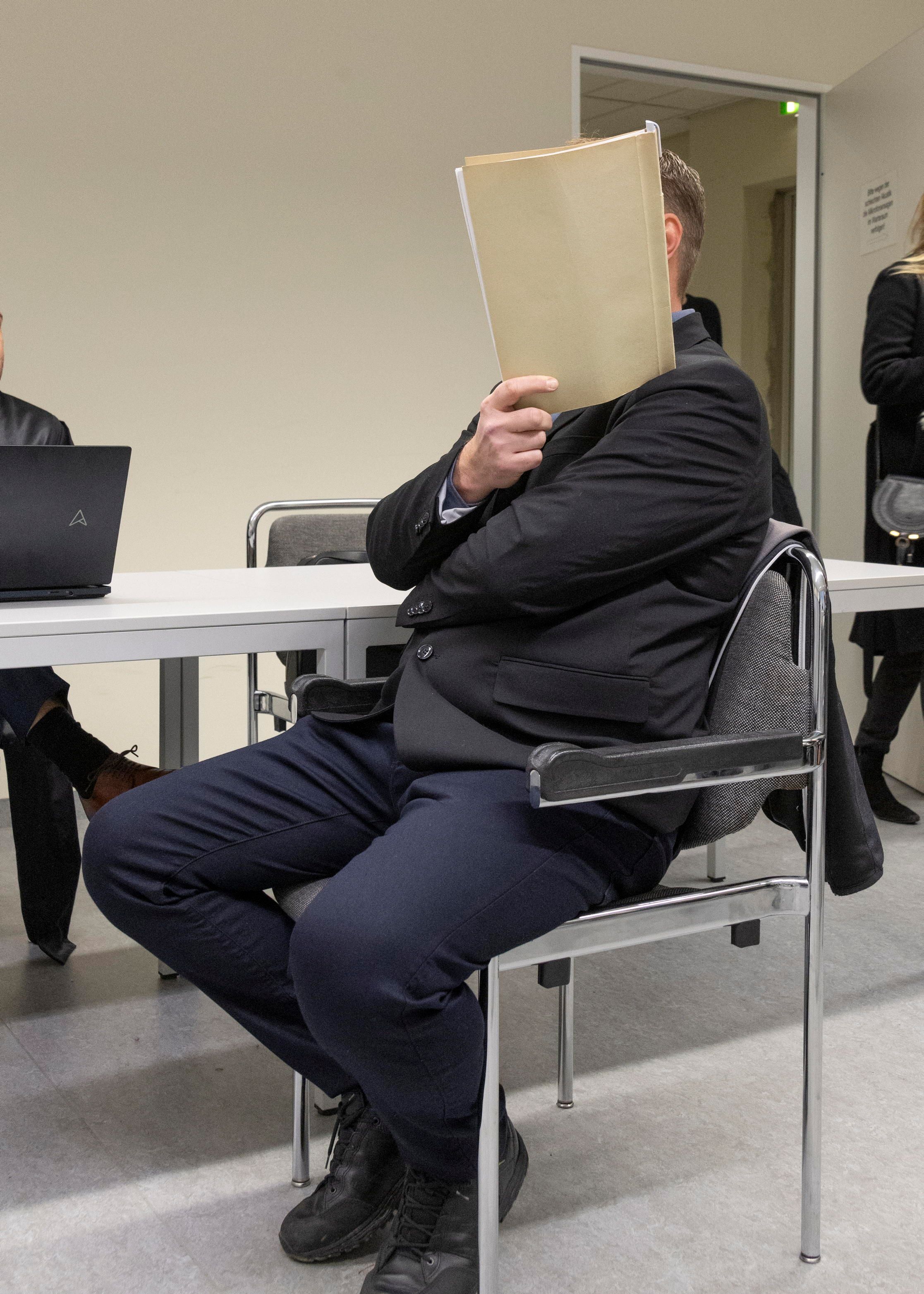 Prozess in Berlin: Polizeibeamter fährt Radfahrer um – „Ich dachte, da dreht jemand wirklich durch“