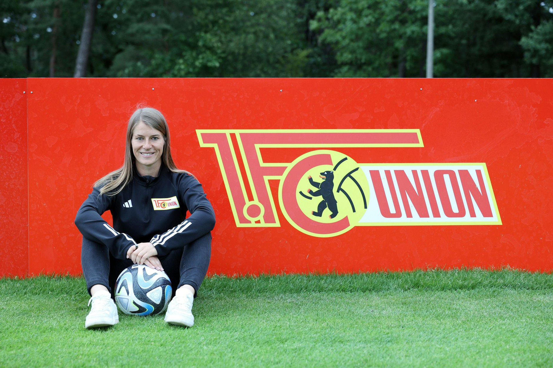 Marie-Louise Eta (32) schreibt am Sonnabend mit dem 1. FC Union Geschichte: Die Dresdnerin ist die erste Trainerin in der Bundesliga. 