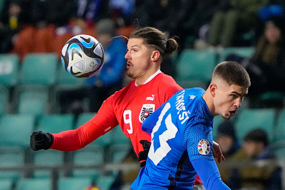 Die Österreicher um Marcel Sabitzer (l) setzten sich in Estland mit 2:0 durch.  