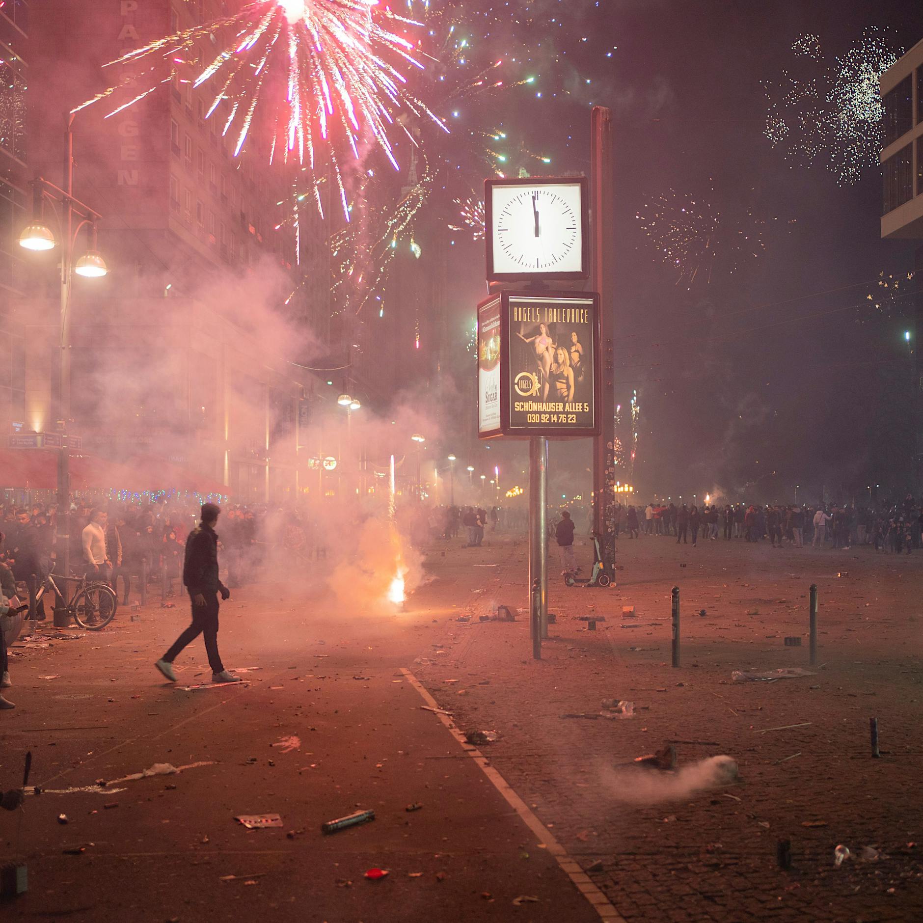 Sorge vor Silvester-Krawallen in Berlin: Polizei soll Feuerwehrleute begleiten