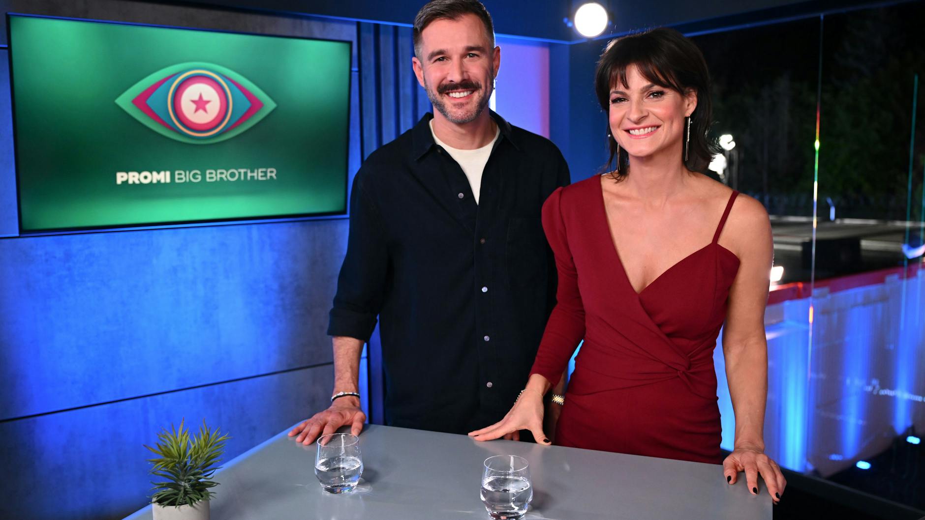 Jochen Schropp und Marlene Lufen moderieren auch diese Staffel „Promi Big Brother“.