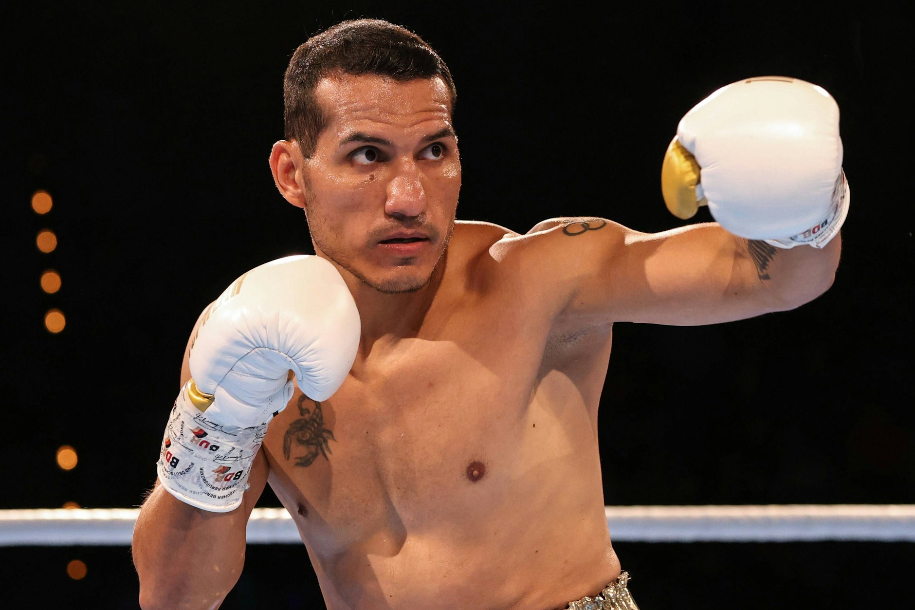 Boxer Jack Culcay aus Berlin hielt sich mit kleineren Kämpfen bereit für seinen großen WM-Kampf.