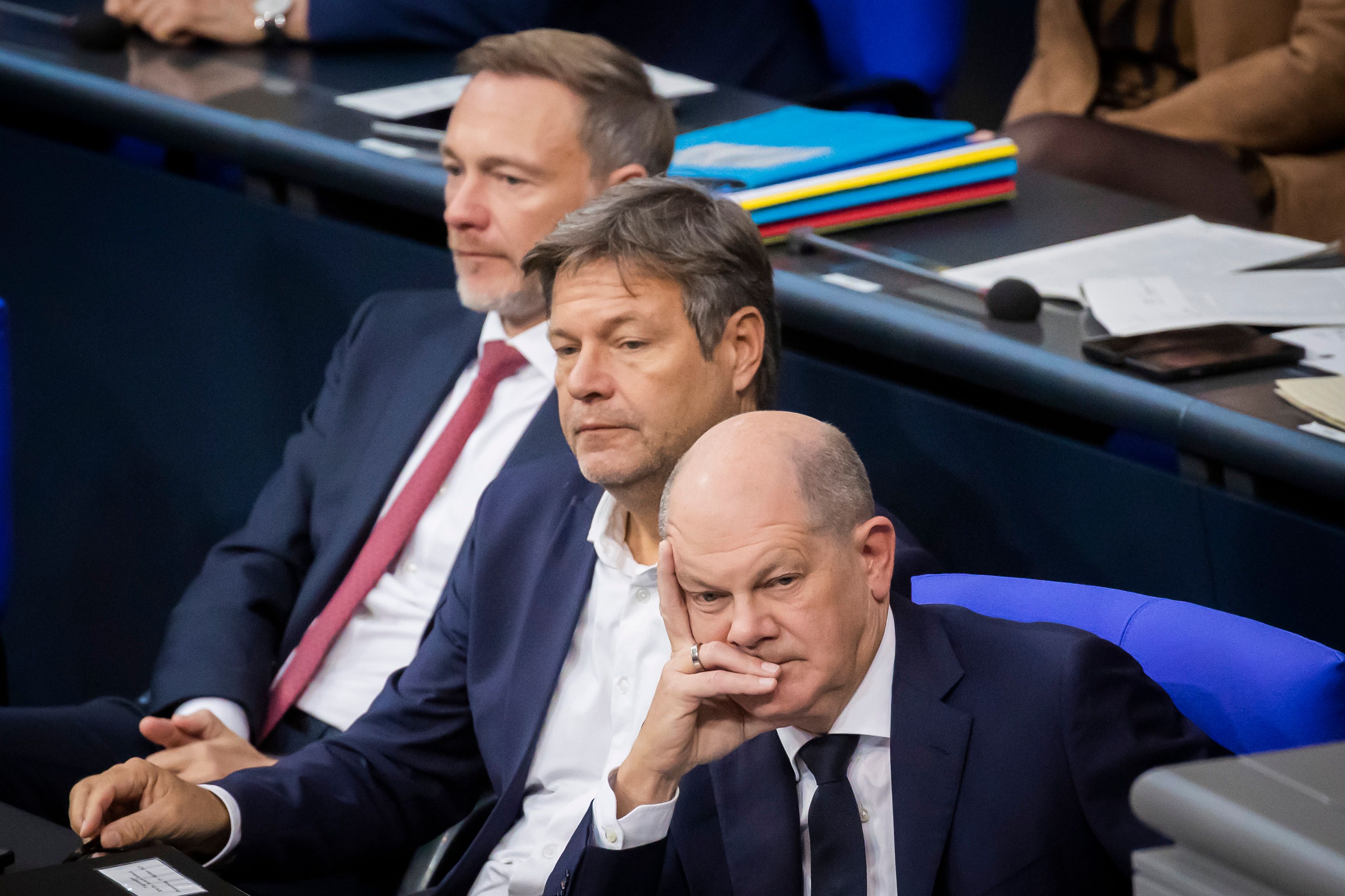 Haushaltssperre nach Karlsruhe-Urteil: Wo ist Kanzler Olaf Scholz?