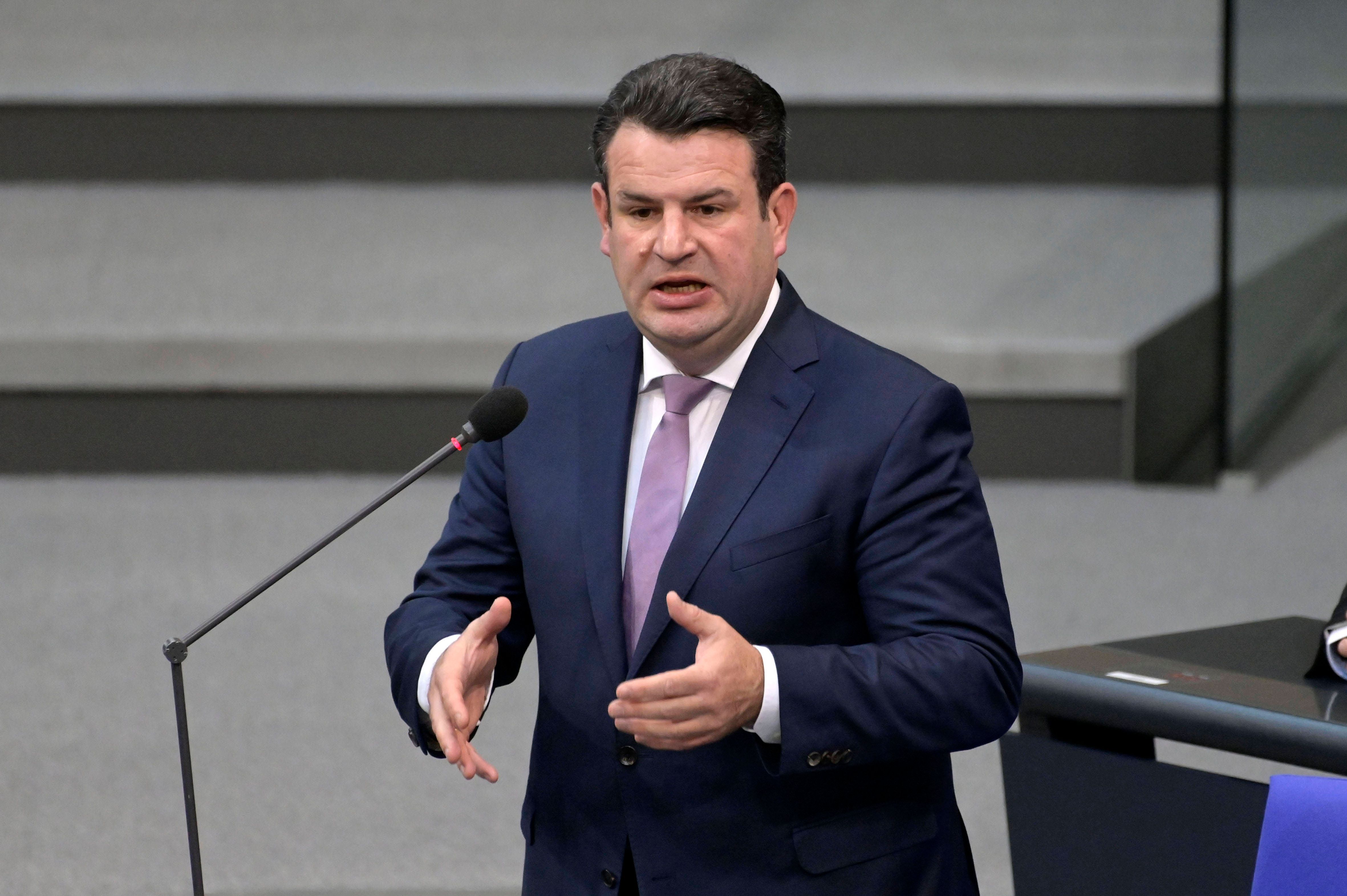 Hubertus Heil kontert Friedrich Merz: Bürgergeld-Anpassung entspricht Rechtsprechung