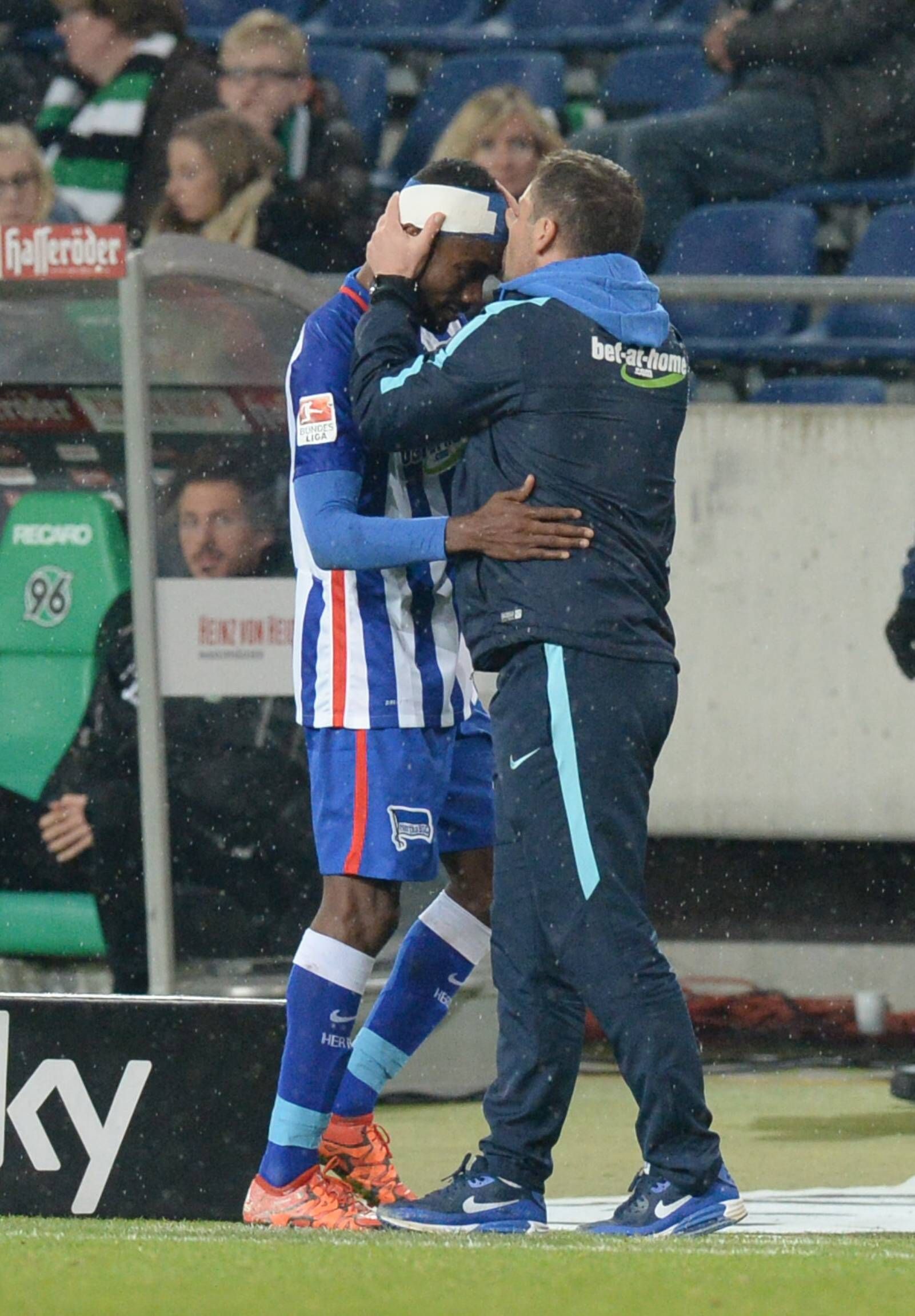 Hertha in Hannover: Welcher Profi bekommt diesmal einen Kuss von Dardai?