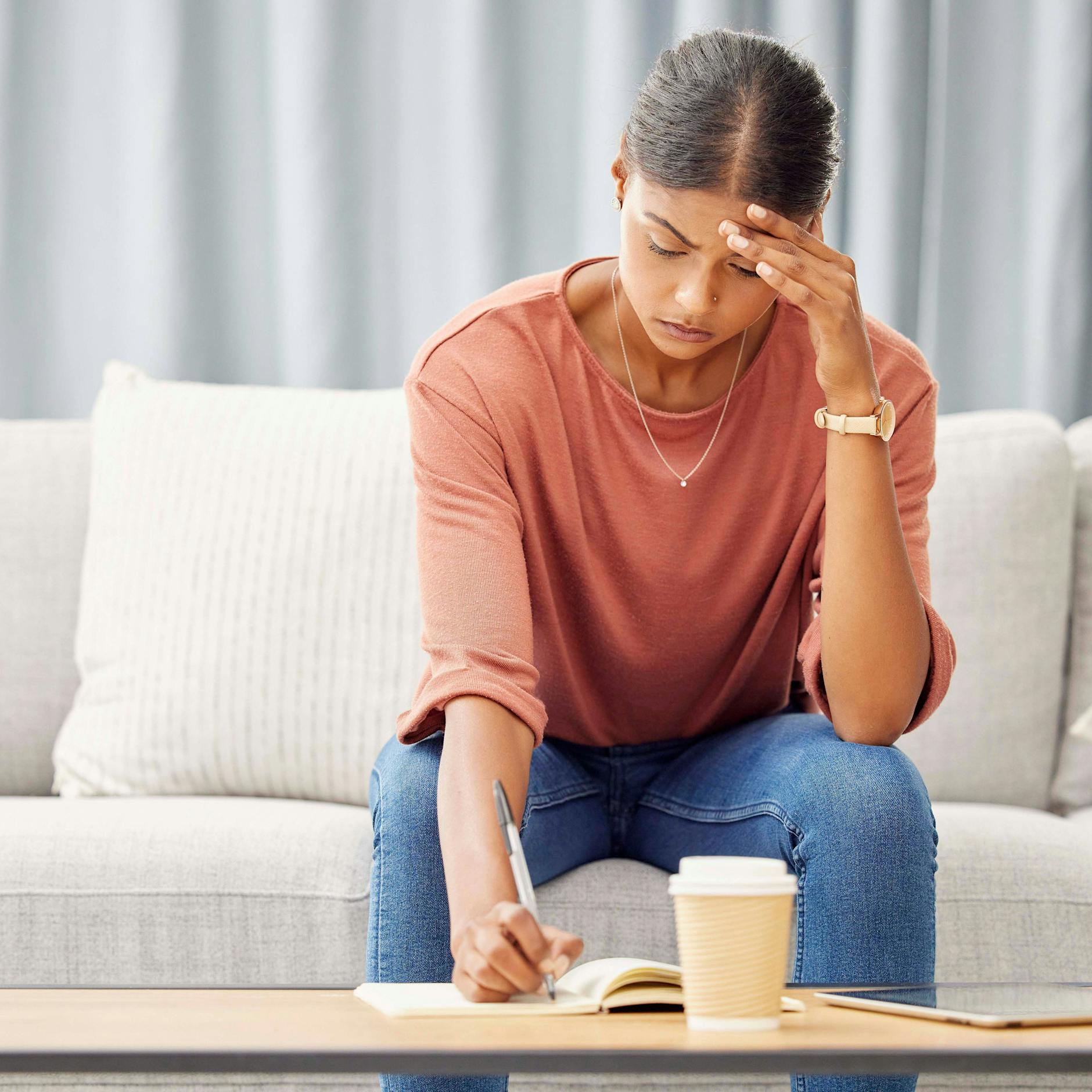 Laut Horoskop: Drei Sternzeichen kämpfen im Januar mit Geldsorgen