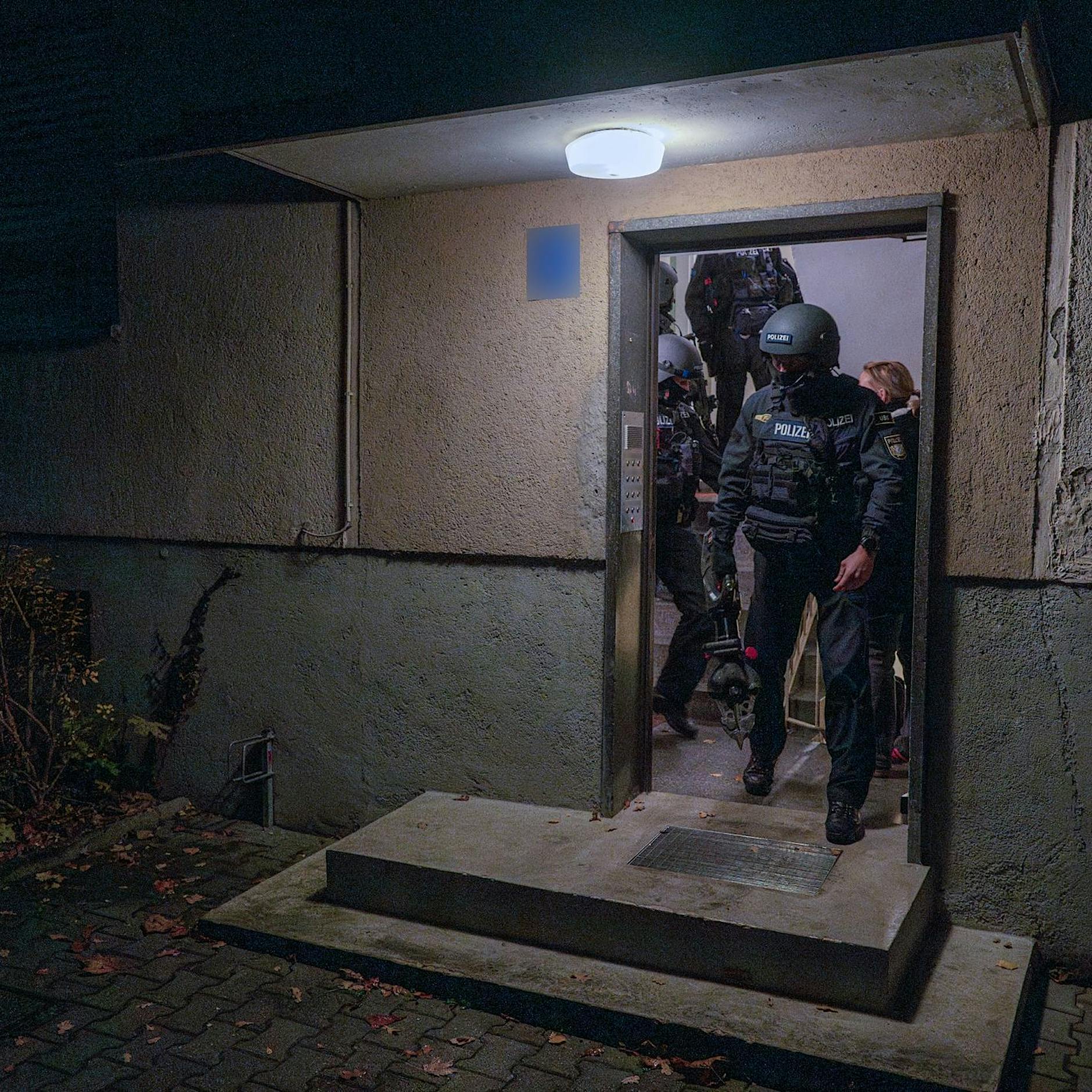 Razzien wegen antisemitischer Straftaten in Bayern