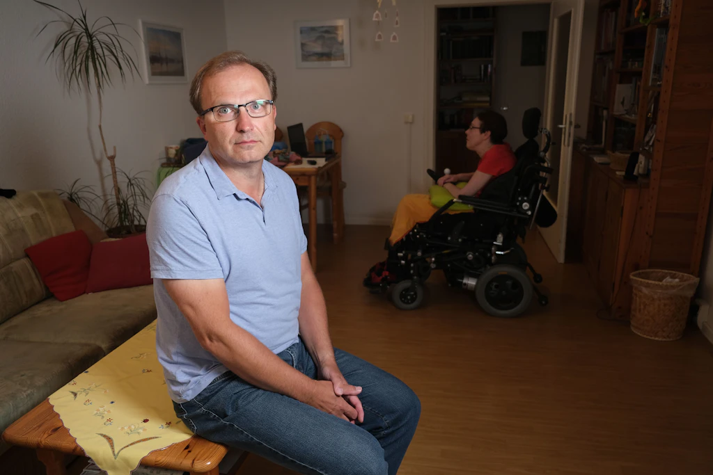 Einladung von Karl Lauterbach: Für Berliner ist die Pflege zu teuer geworden