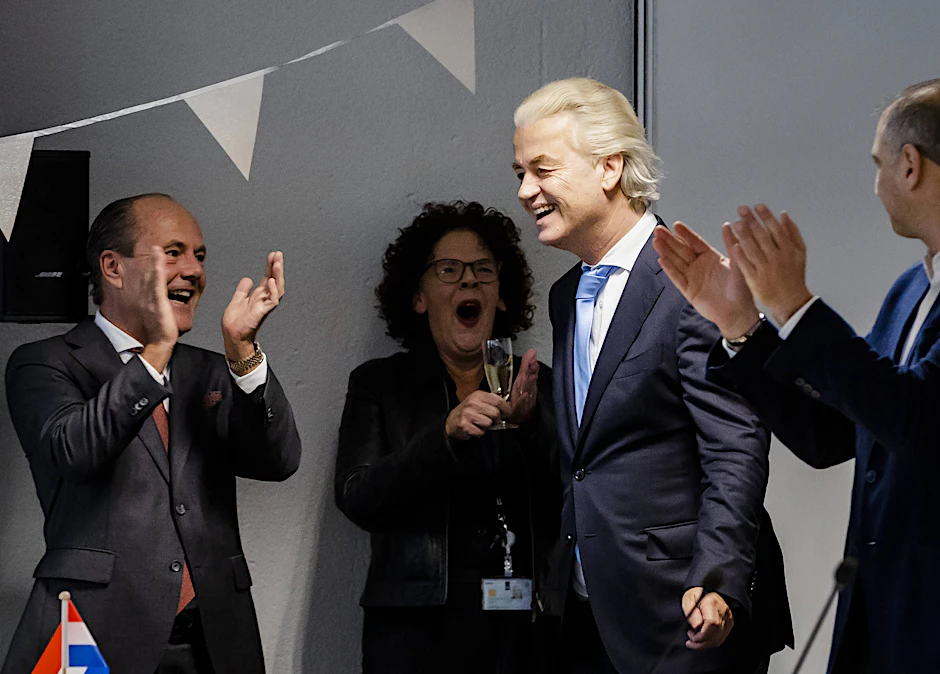 Beifall für Geert Wilders in Den Haag am Tag nach der Wahl.