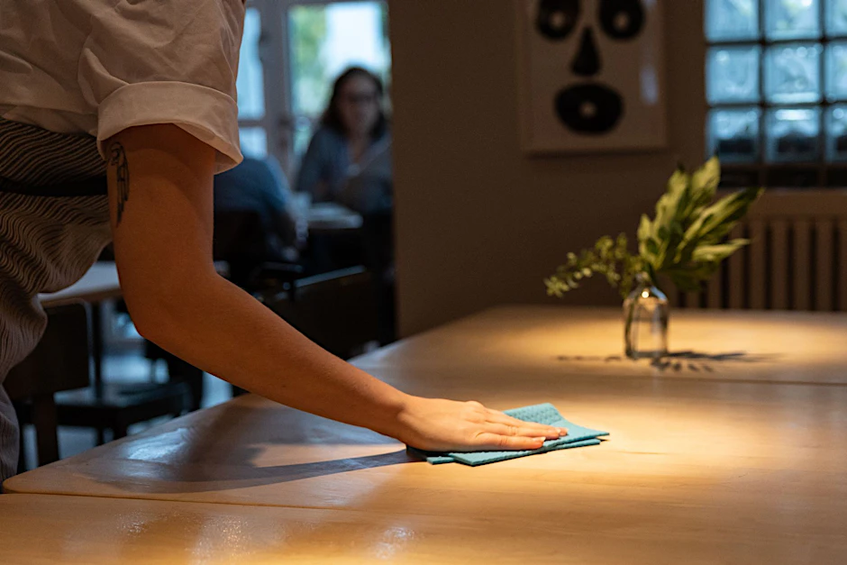 ARCHIV - Zurzeit helten mehr als 15.000 Restaurants, Gaststätten, Imbisse und Cafés in Deutschland als insolvenzgefährdet.  