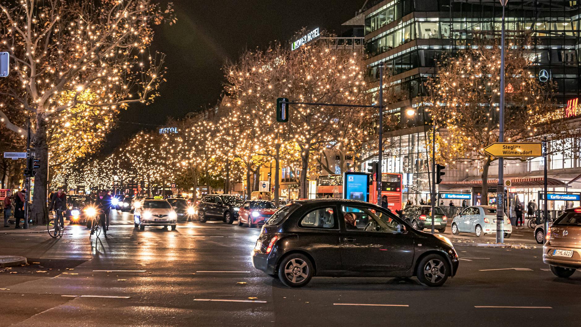 Für die Lichter in den Bäumen haben die Spenden in diesem Jahr zum Glück gereicht. Immerhin!