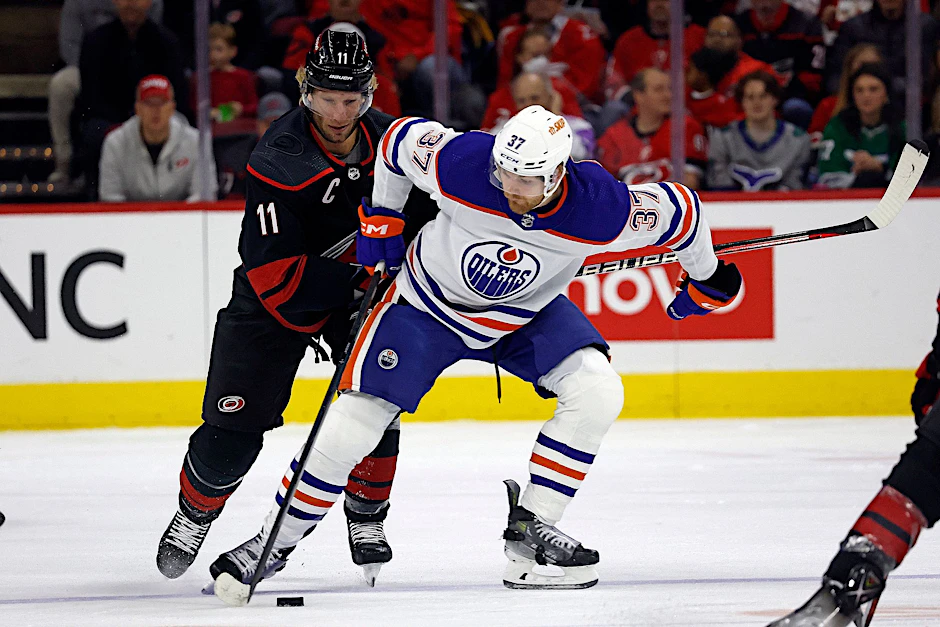 Die Edmonton Oilers konnten auch gegen die Carolina Hurricanes nicht gewinnen.  