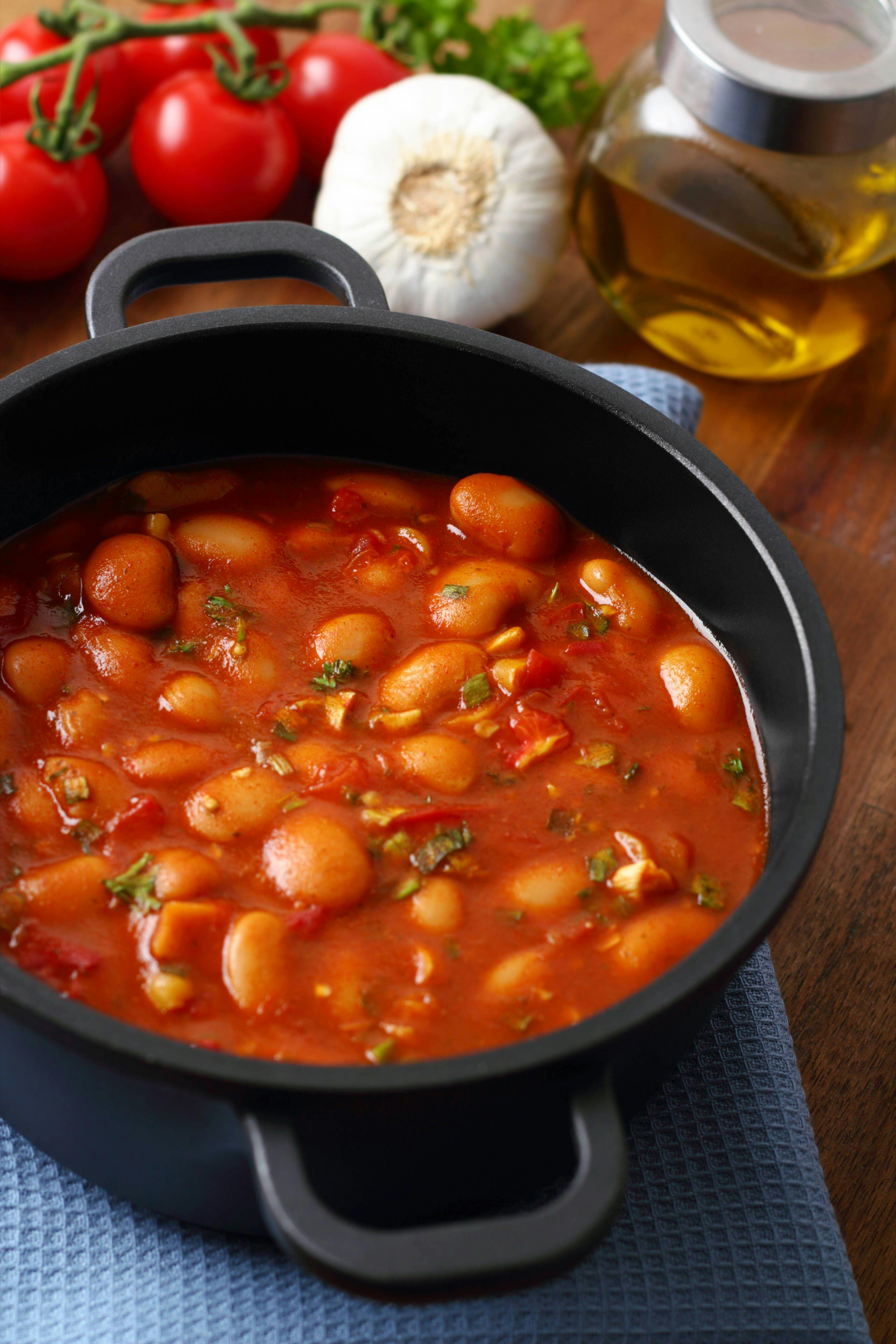 Leckeres Rezept: Scharfer Bohnen-Eintopf mit Tomaten – heizt von innen!